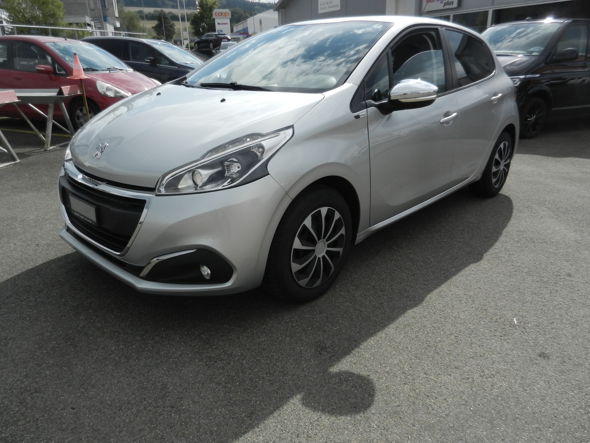 PEUGEOT 208 1.2 PureTech Style-image-1