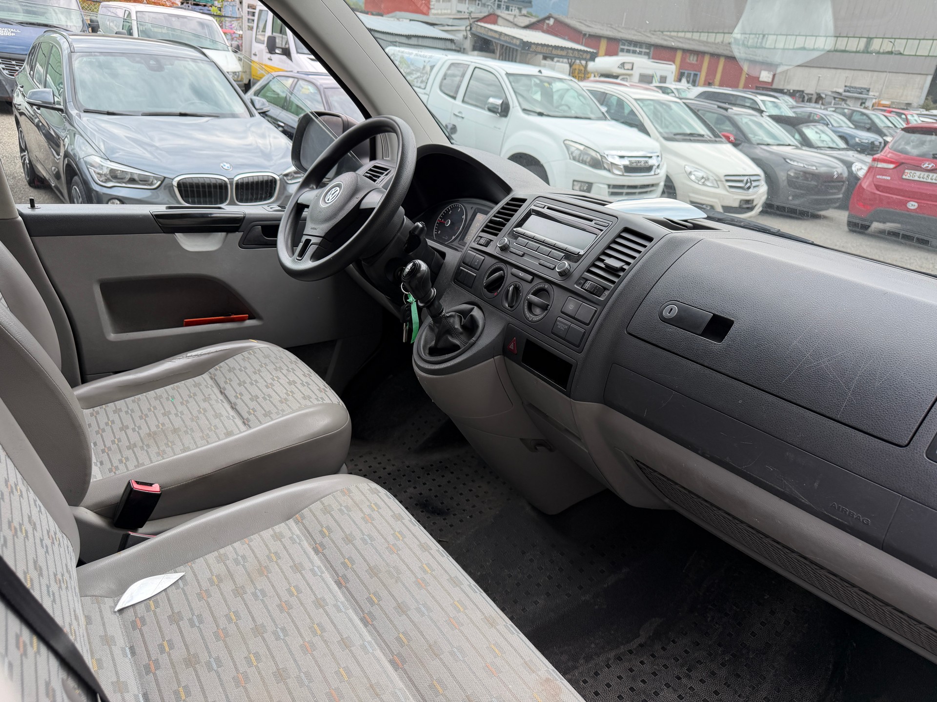 VW T5 2.0 TDI-image-9