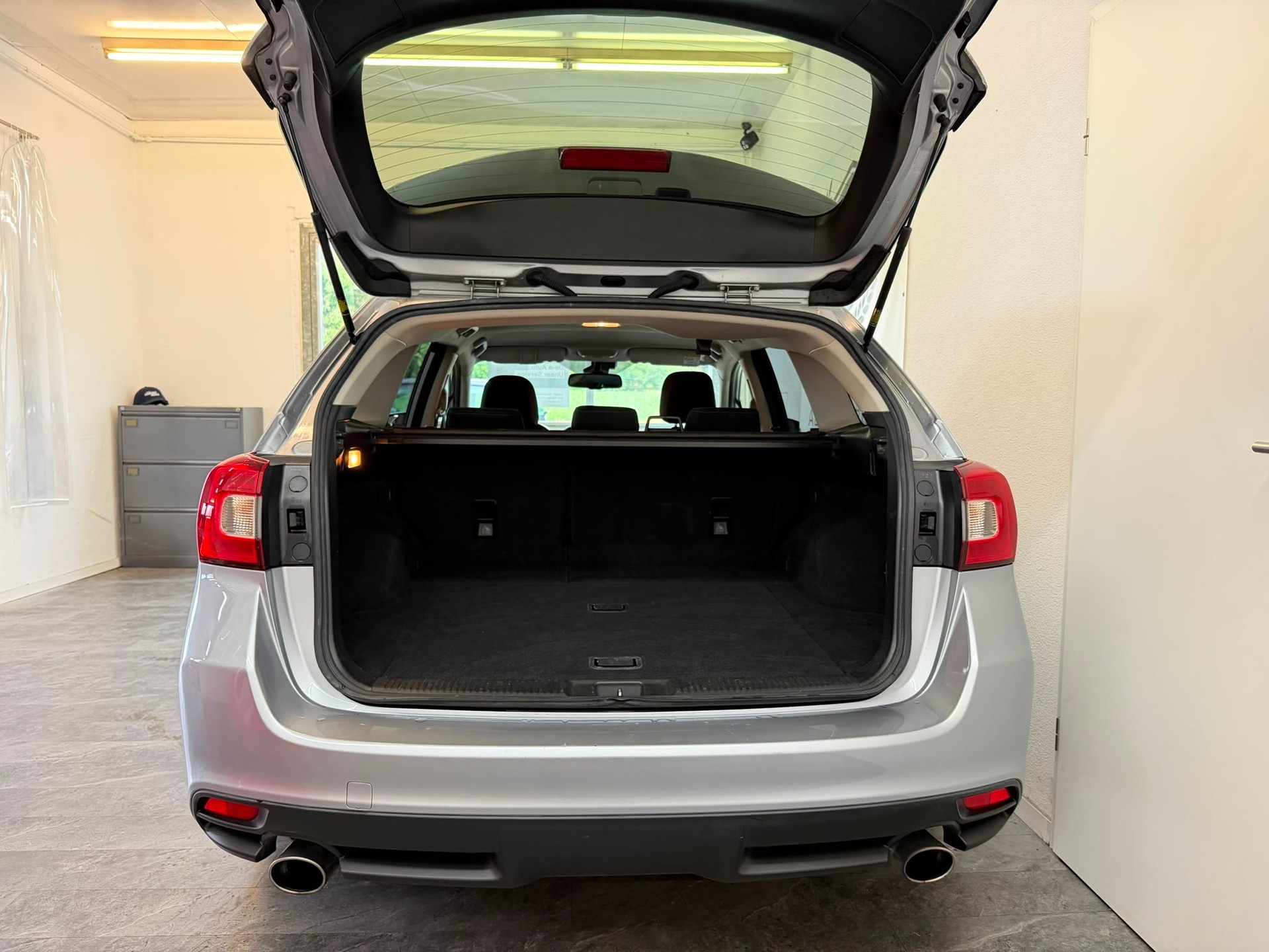 SUBARU Levorg 1.6DIT Advantage AWD Lineartronic-image-4