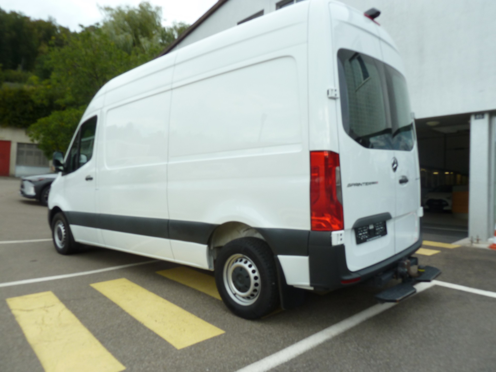 MERCEDES-BENZ Sprinter 314 CDI Standard FWD-image-4
