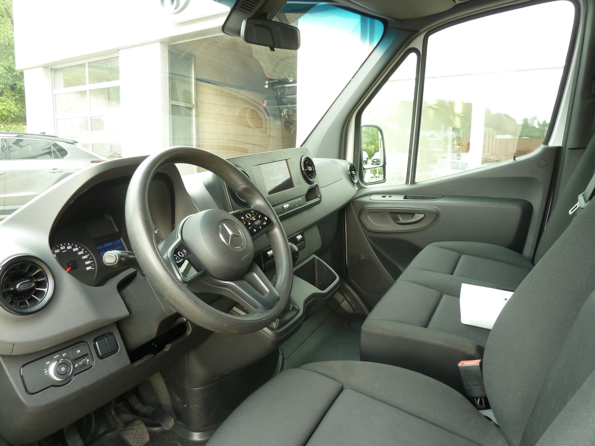MERCEDES-BENZ Sprinter 314 CDI Standard FWD-image-16