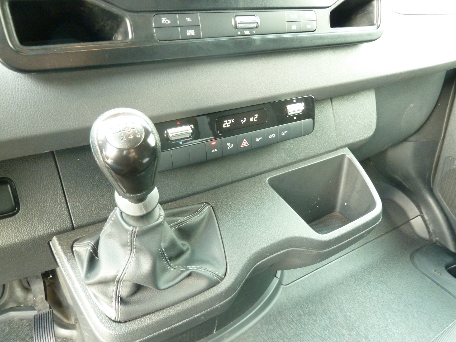 MERCEDES-BENZ Sprinter 314 CDI Standard FWD-image-11