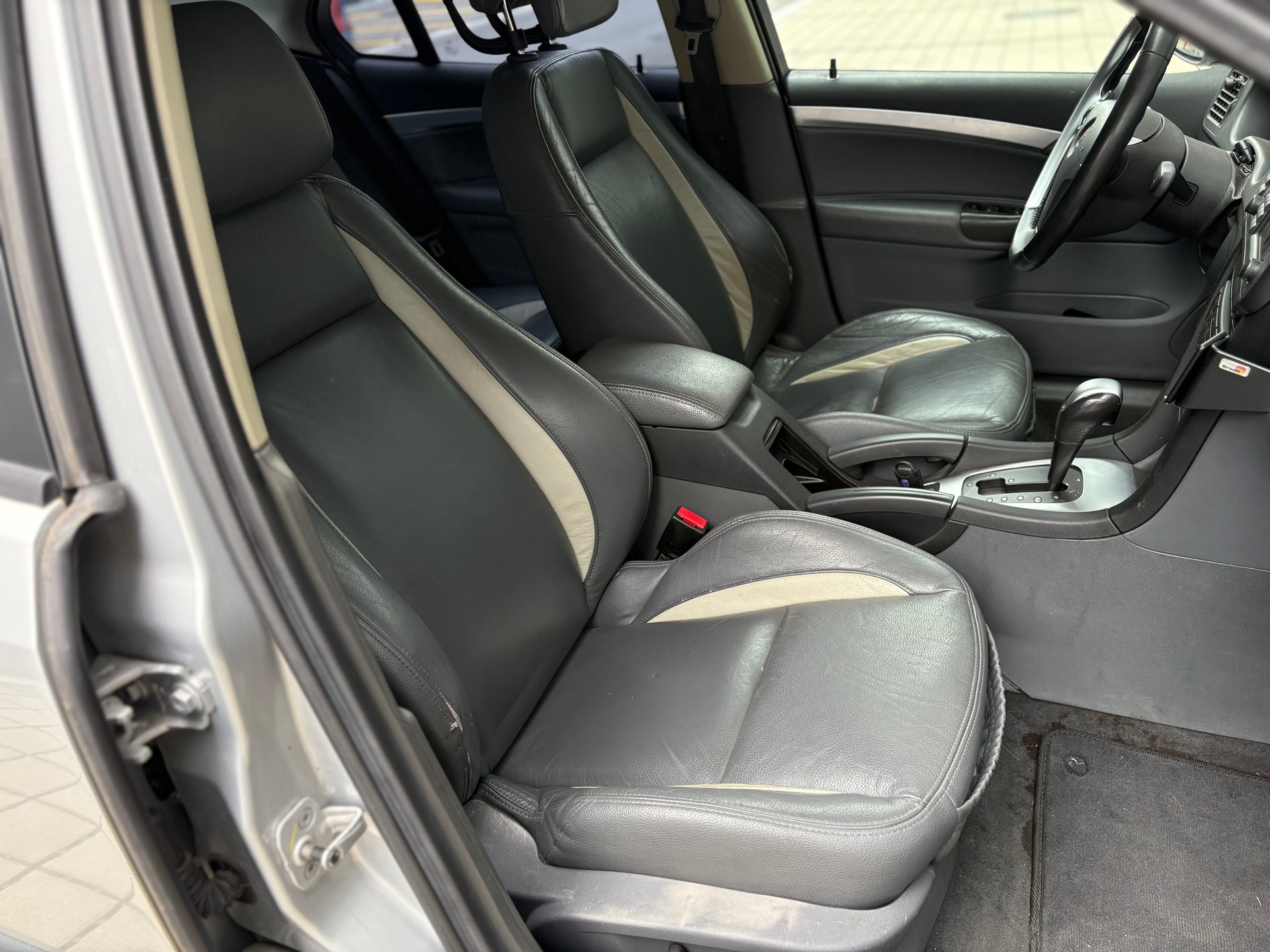 SAAB 9-3 2.8T V6 Aero-image-10