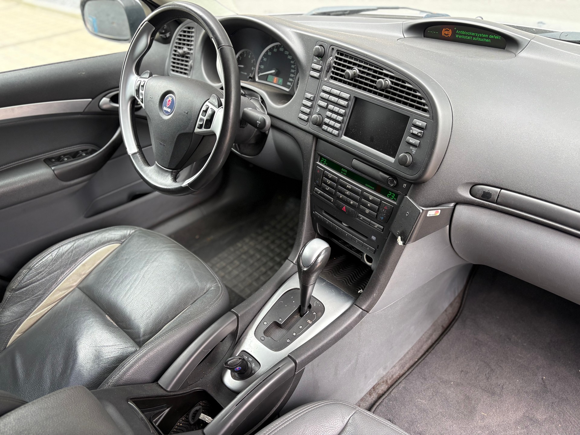 SAAB 9-3 2.8T V6 Aero-image-8