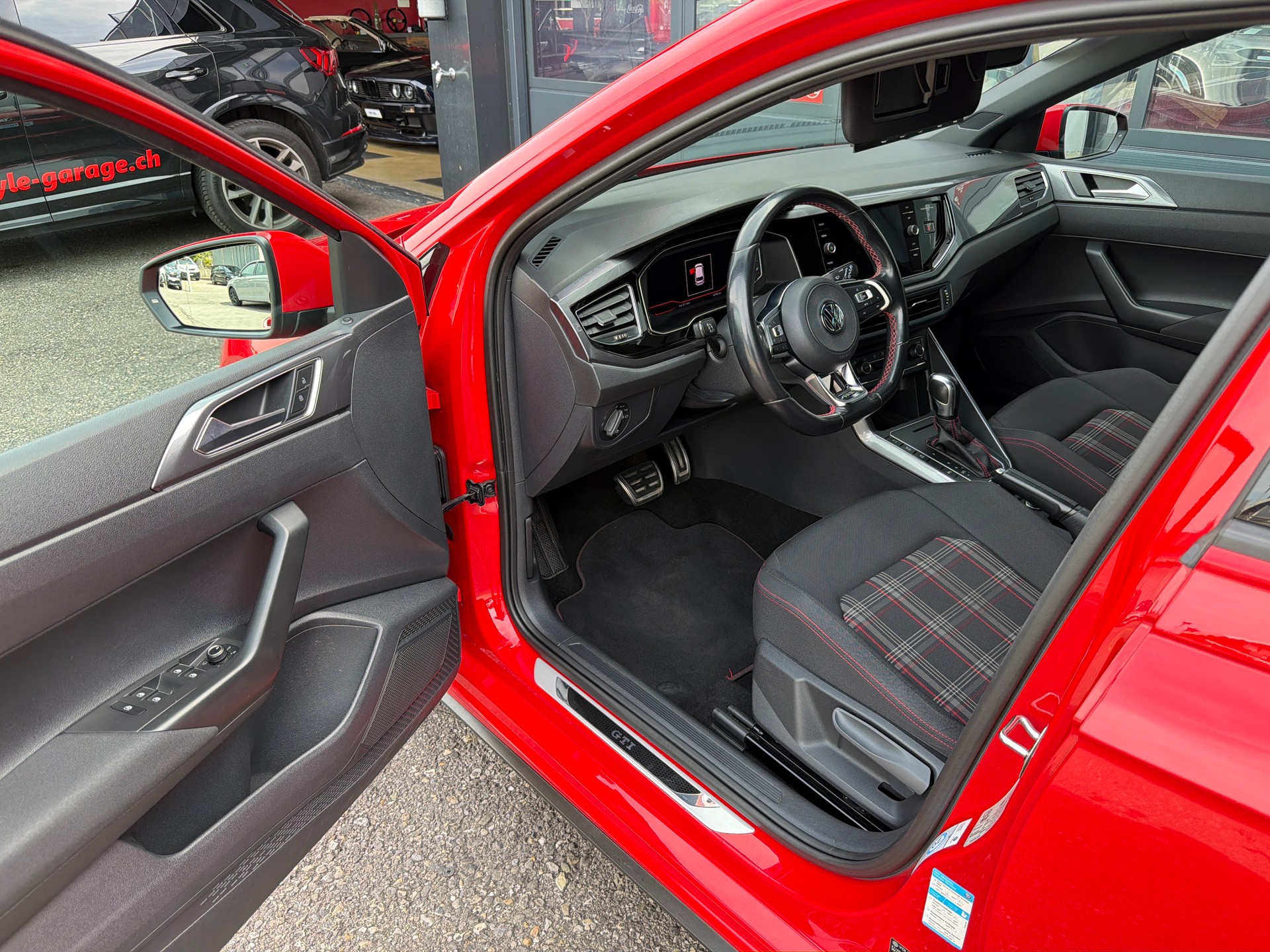 VW Polo 2.0 TSI GTI DSG-image-7