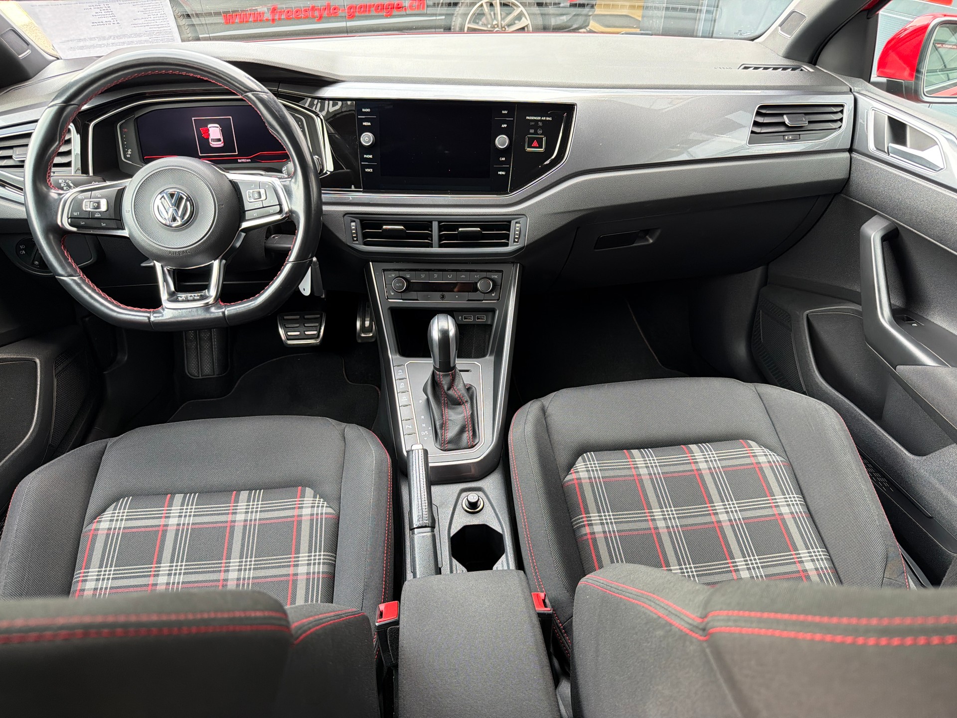 VW Polo 2.0 TSI GTI DSG-image-10
