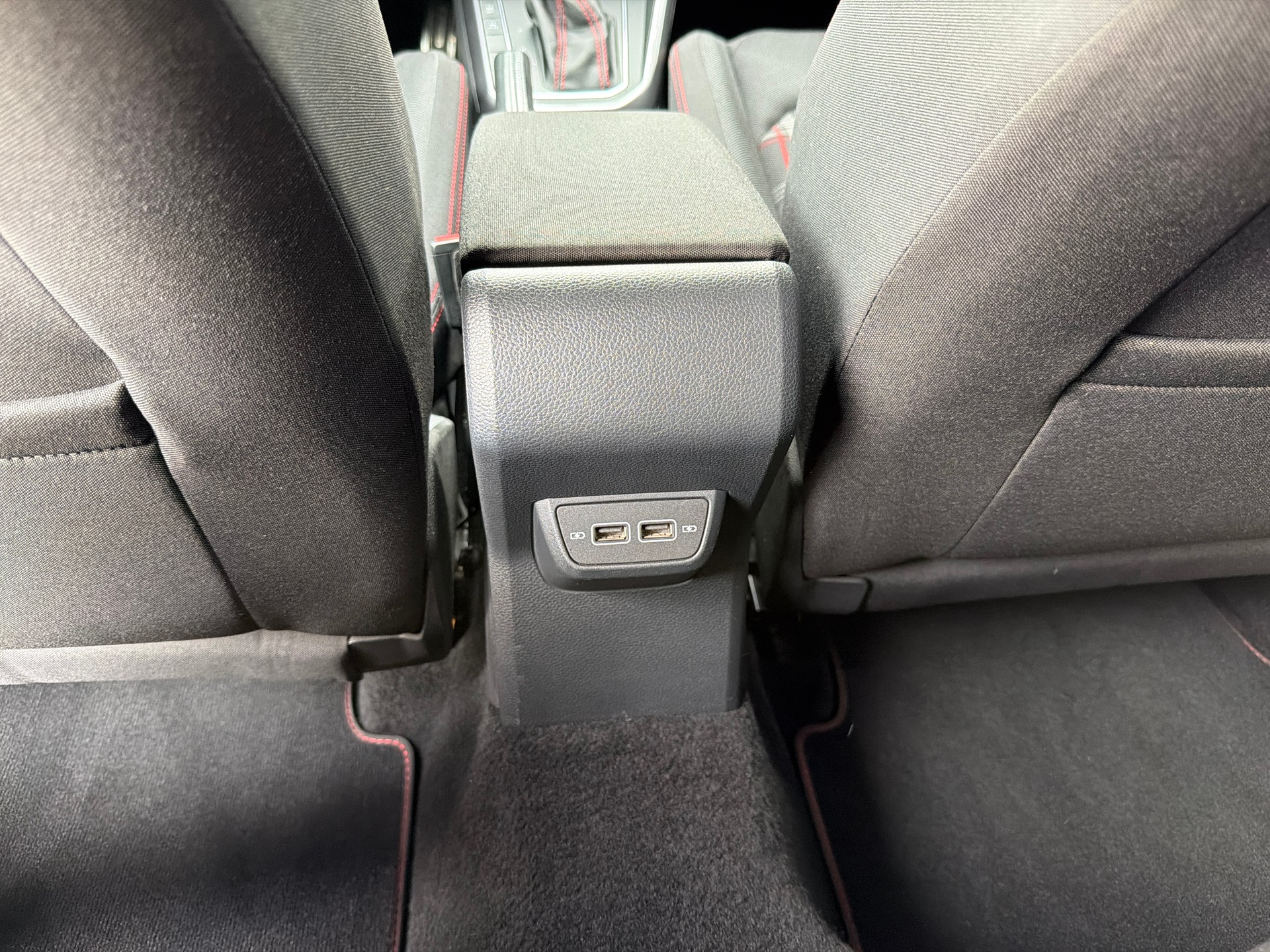 VW Polo 2.0 TSI GTI DSG-image-9