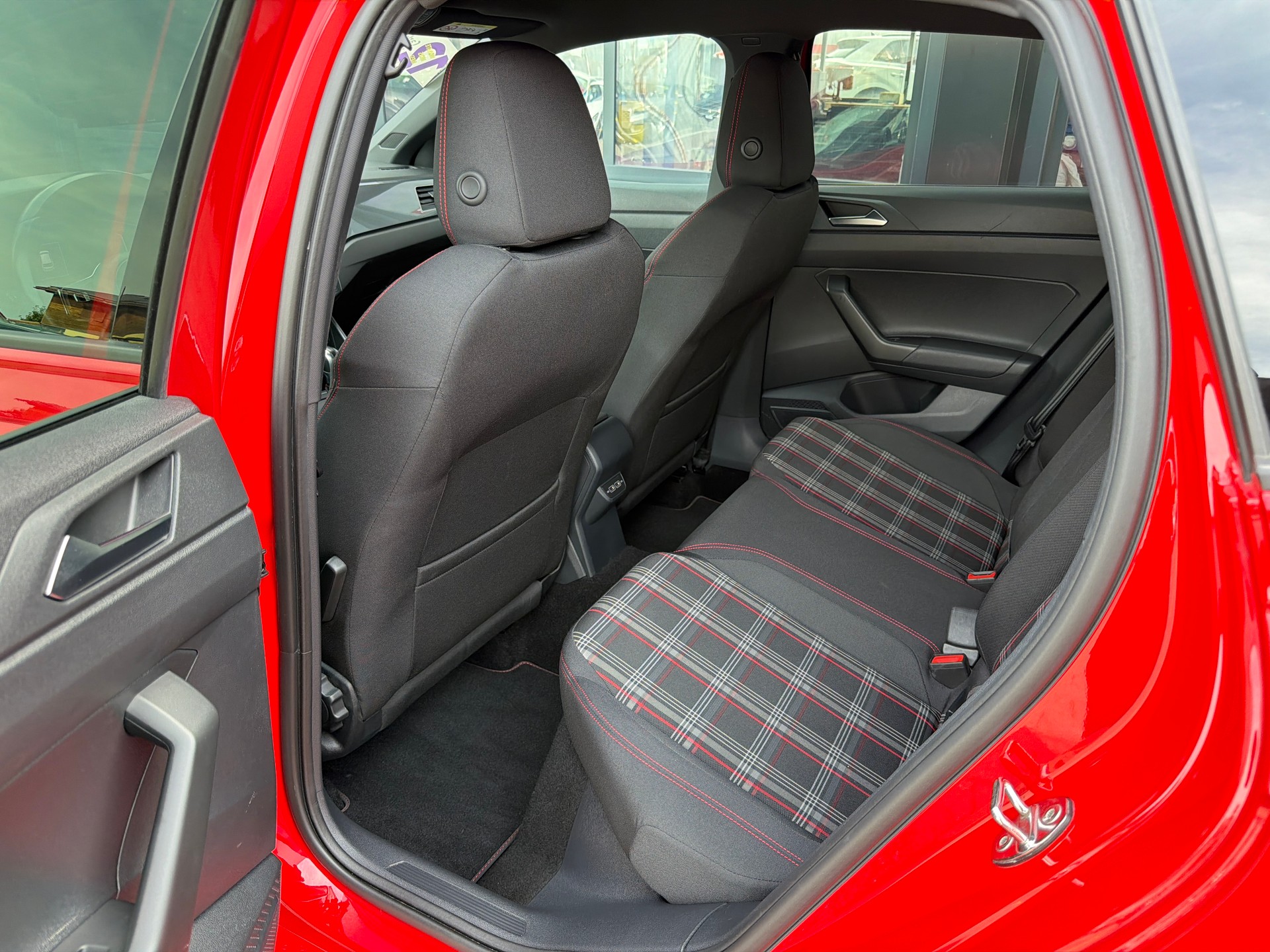 VW Polo 2.0 TSI GTI DSG-image-6