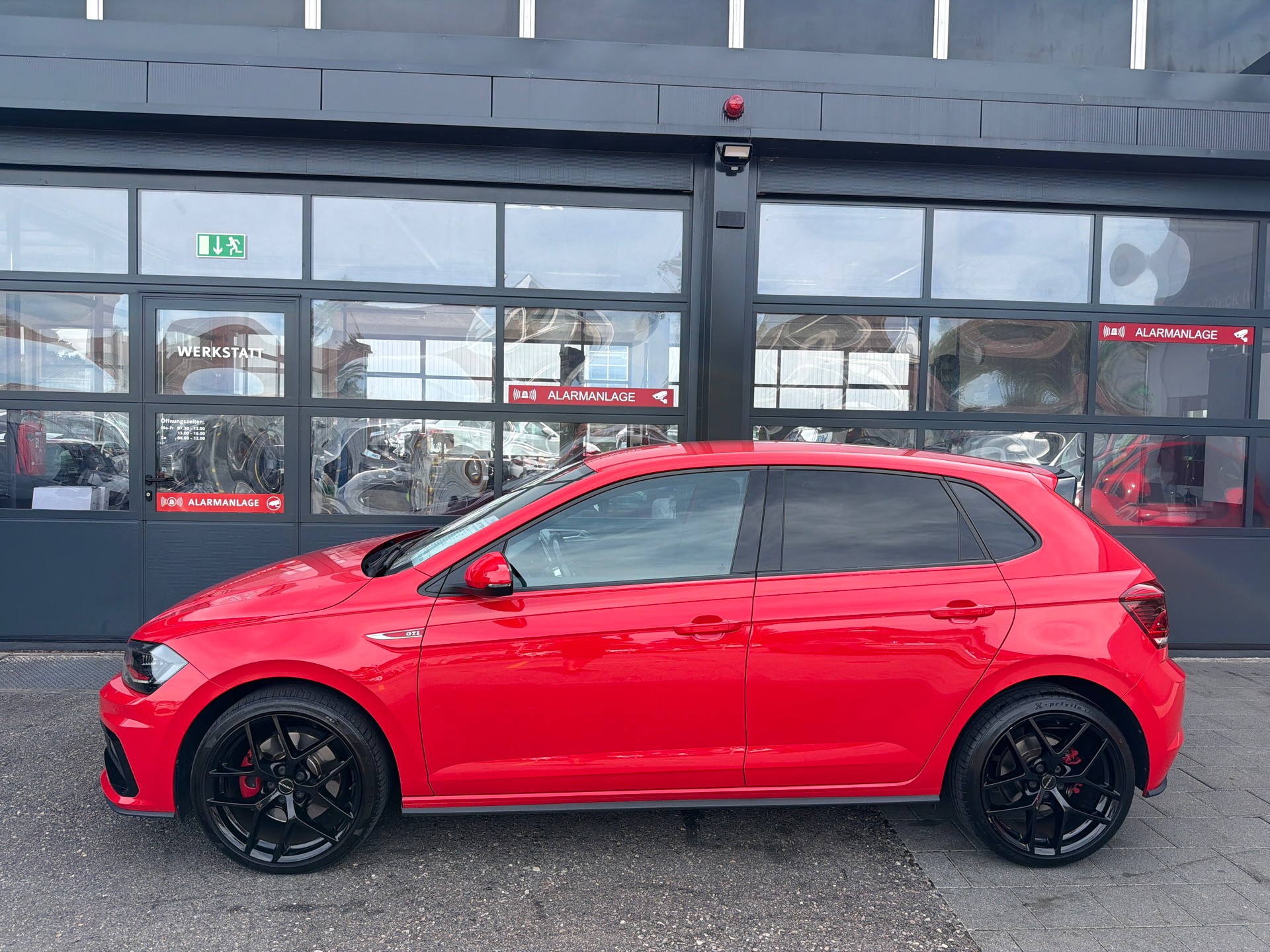 VW Polo 2.0 TSI GTI DSG-image-2