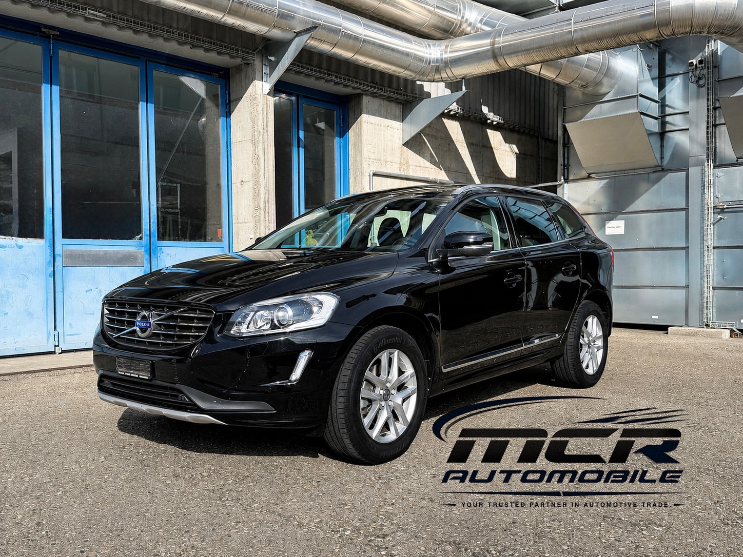 VOLVO XC60 2.0 D4 FWD Summum S/S 🖤-image-0
