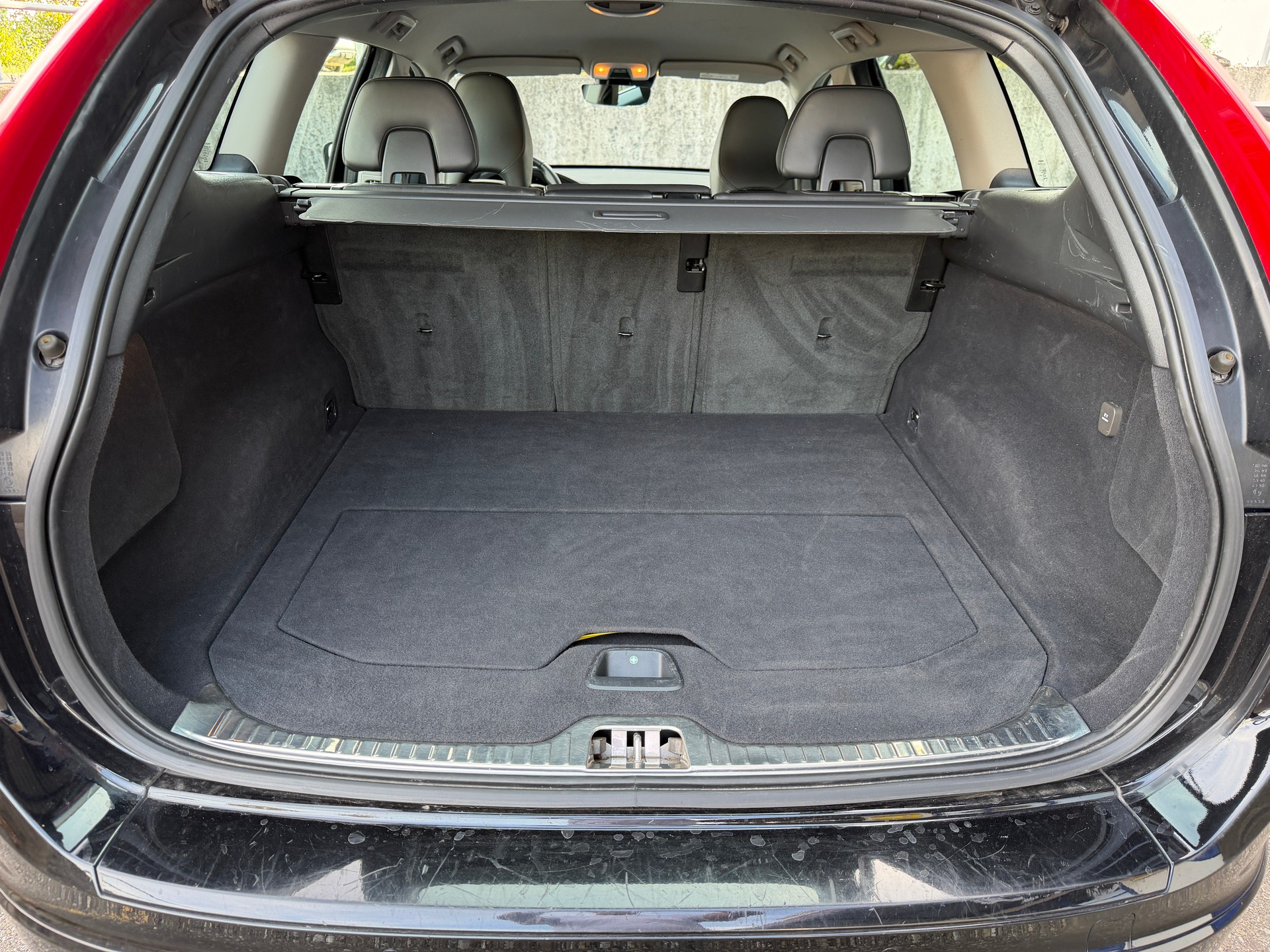 VOLVO XC60 2.0 D4 FWD Summum S/S 🖤-image-6