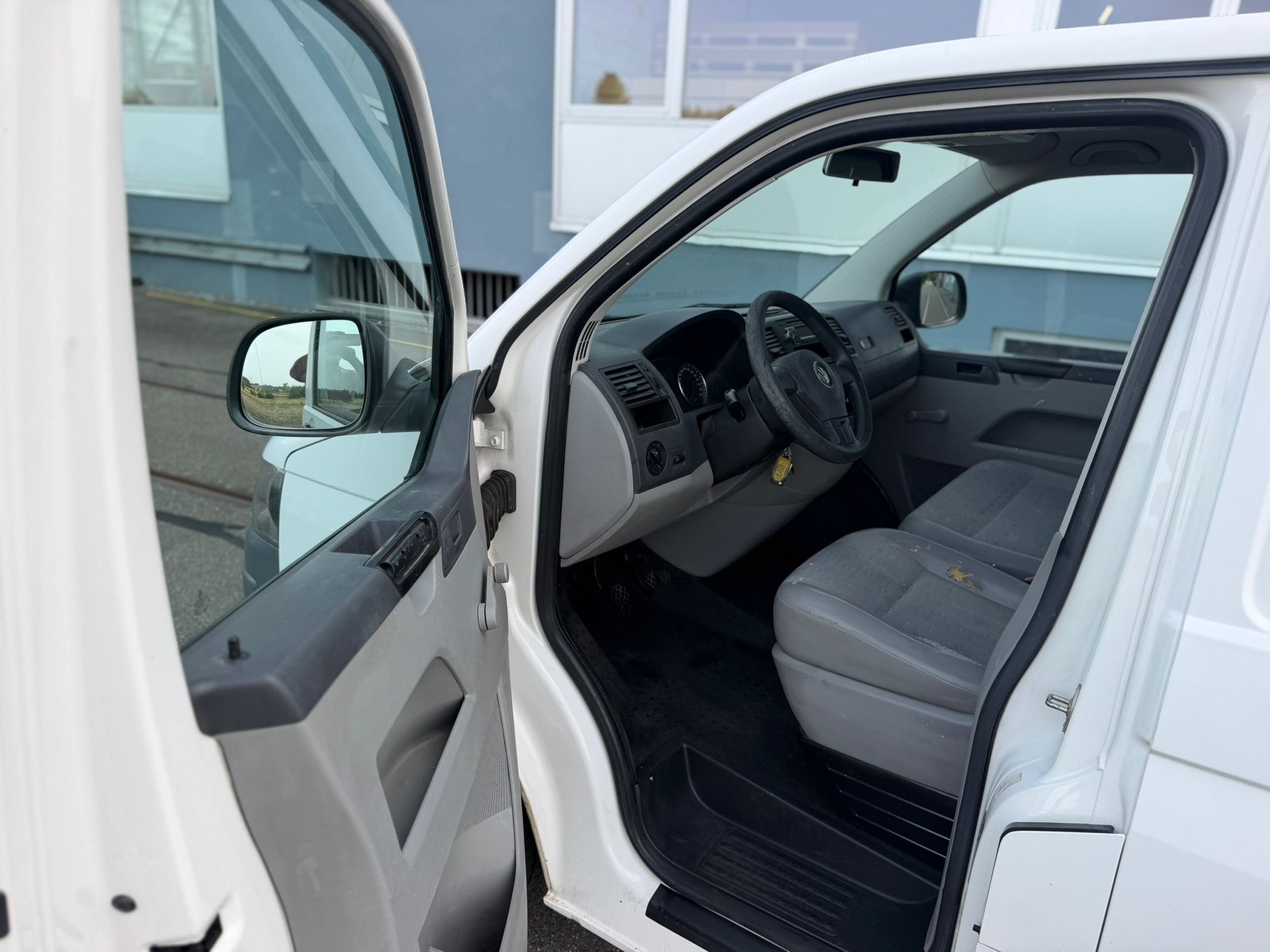 VW TRANSPORTER-image-5