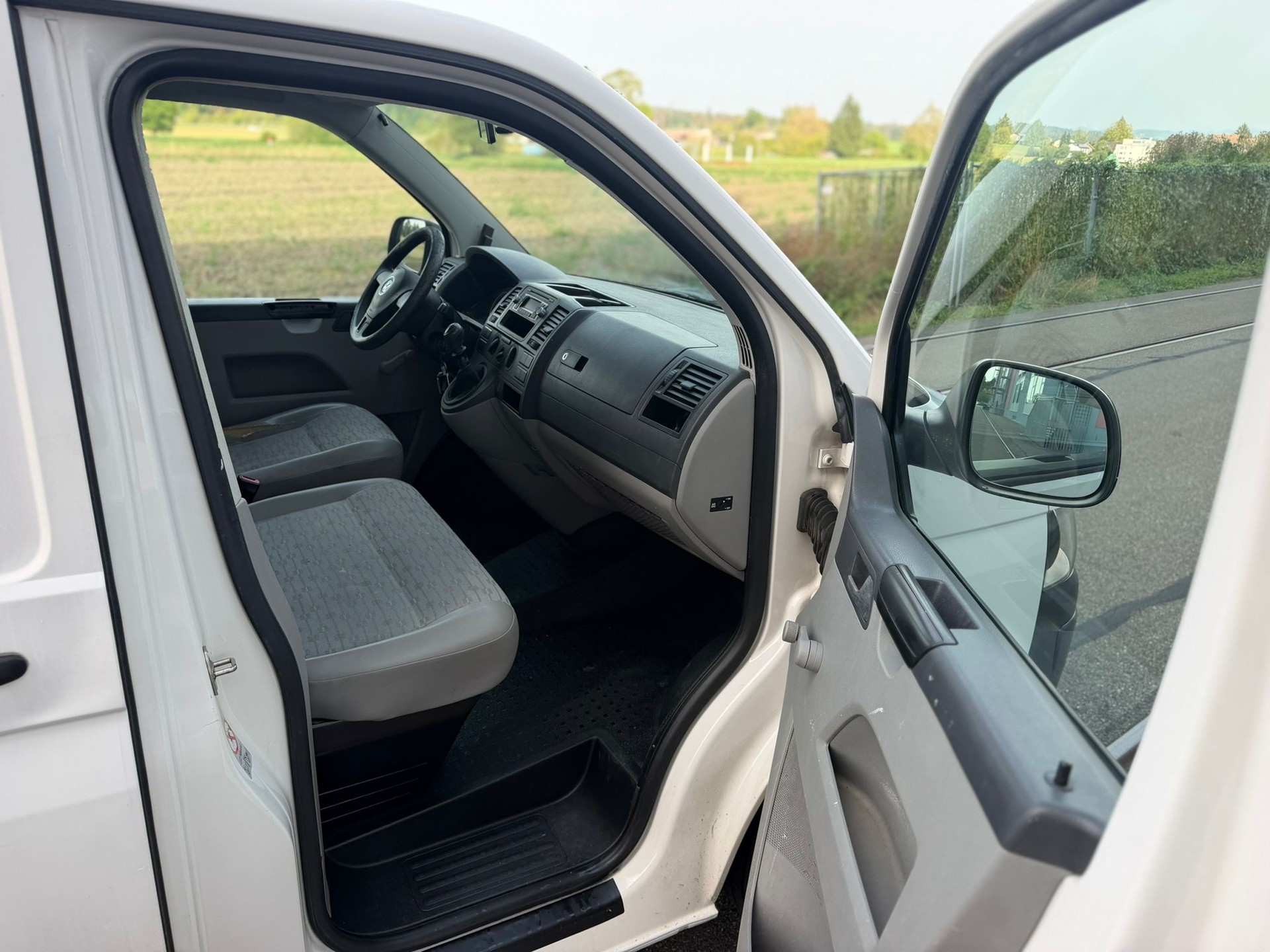 VW TRANSPORTER-image-6