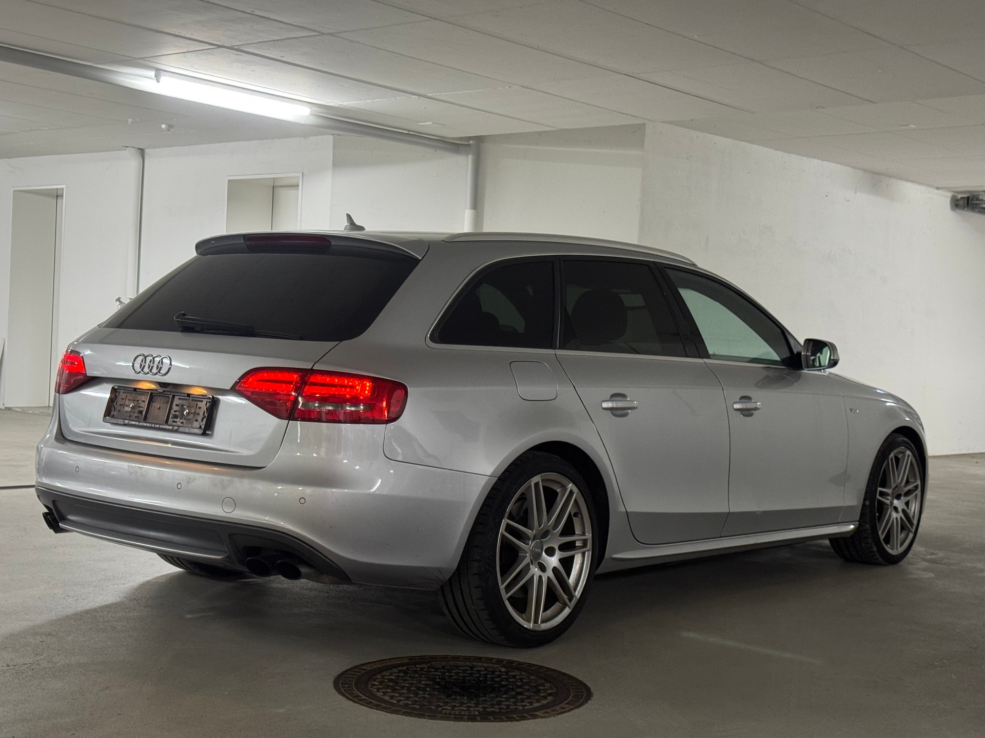 AUDI S4 Avant 3.0 TFSI quattro S-tronic-image-6