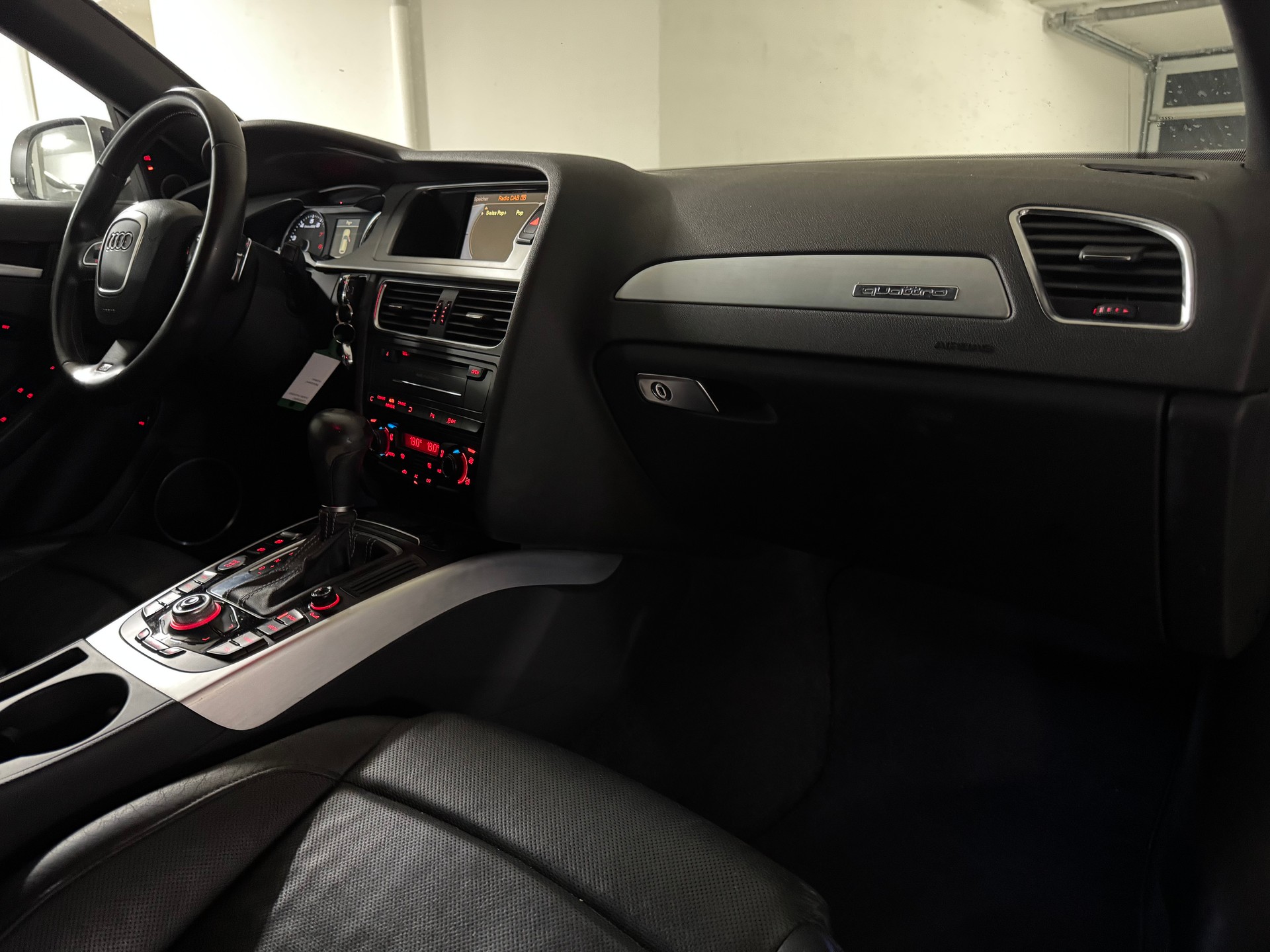AUDI S4 Avant 3.0 TFSI quattro S-tronic-image-9