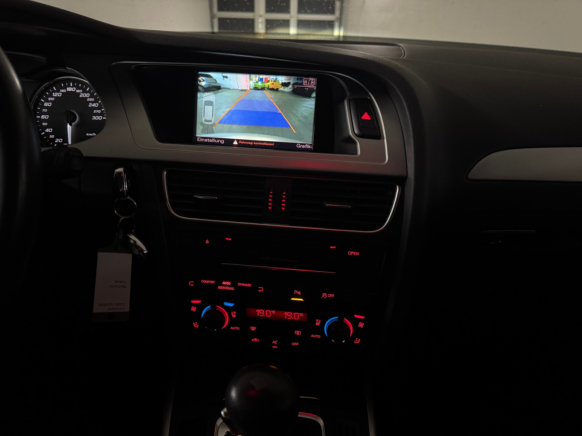 AUDI S4 Avant 3.0 TFSI quattro S-tronic-image-11