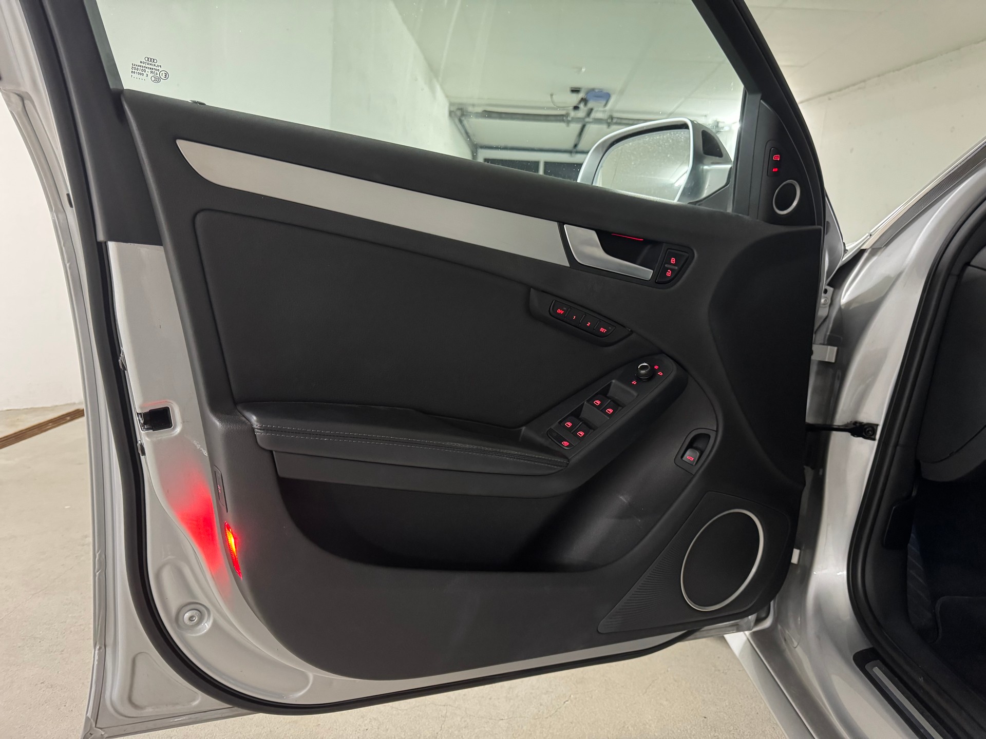 AUDI S4 Avant 3.0 TFSI quattro S-tronic-image-14