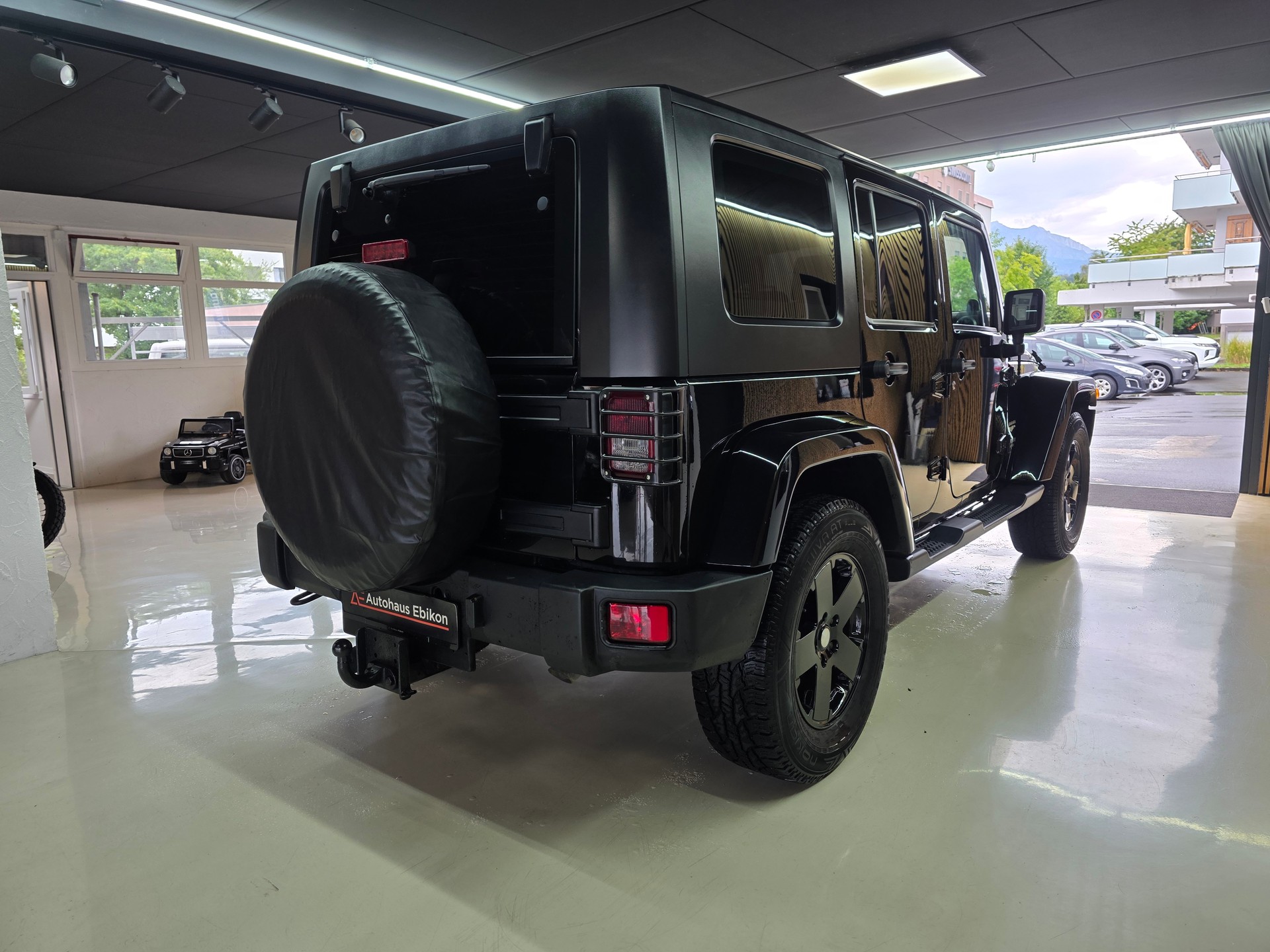 JEEP Wrangler 2.8CRD Unlimited Sahara Automatic-image-6