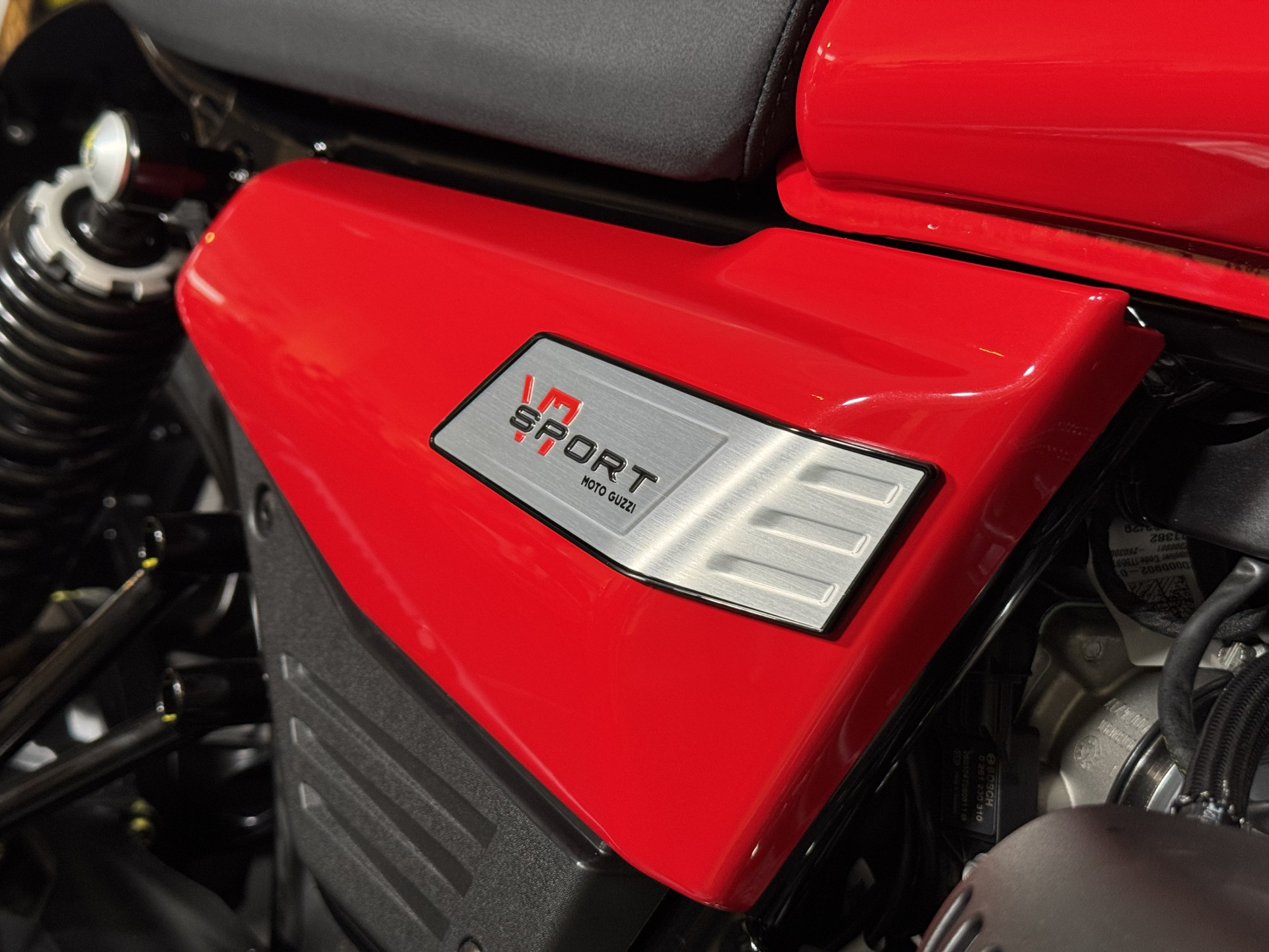 MOTO GUZZI V7 850 Sport-showroom-element-3