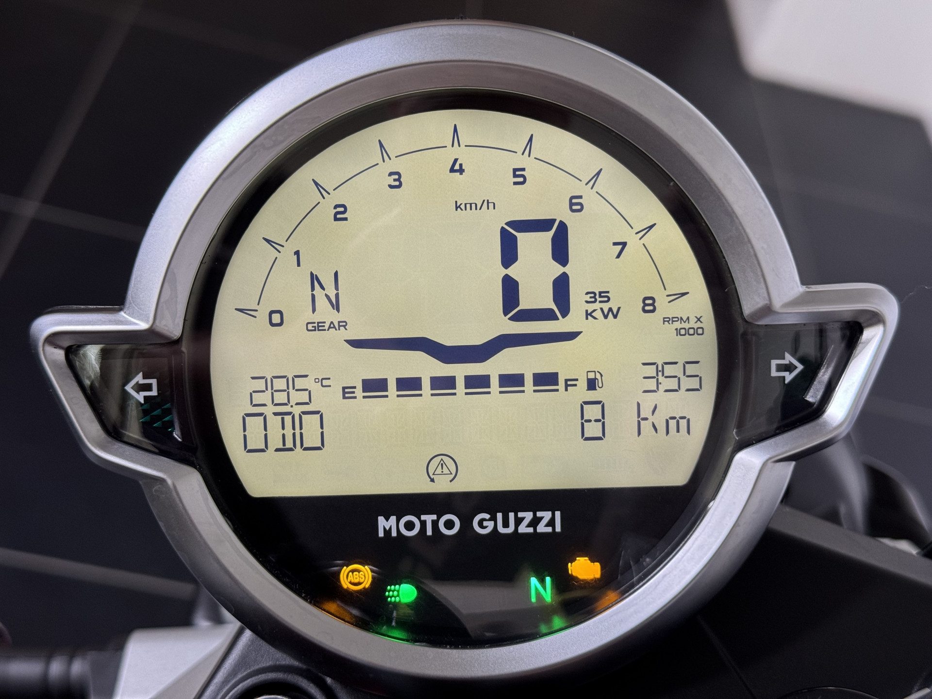 MOTO GUZZI V7 850 Sport-showroom-element-2