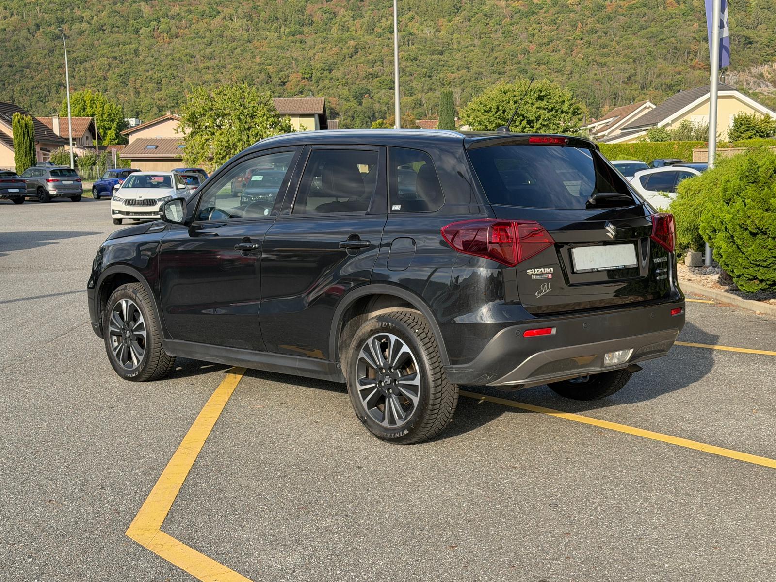 SUZUKI Vitara 1.5 Hybrid Compact Top 4x4 AGS-image-2