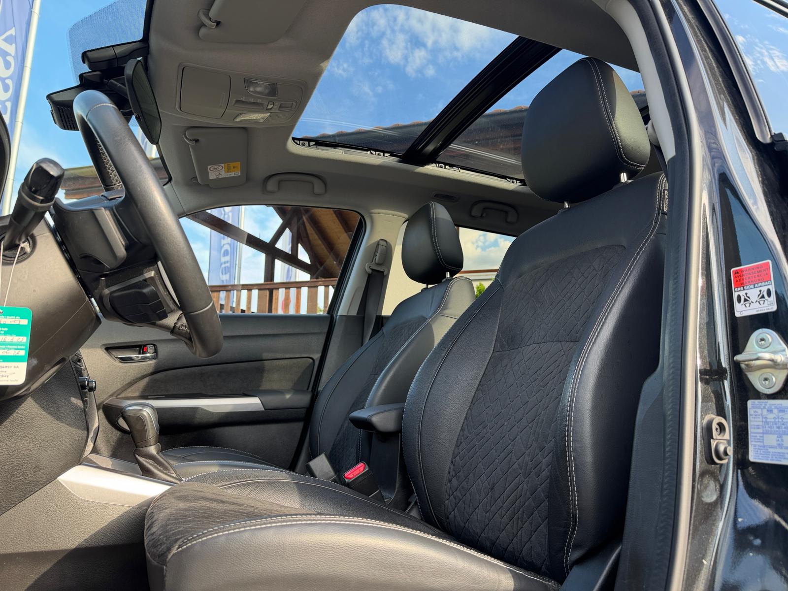SUZUKI Vitara 1.5 Hybrid Compact Top 4x4 AGS-image-11