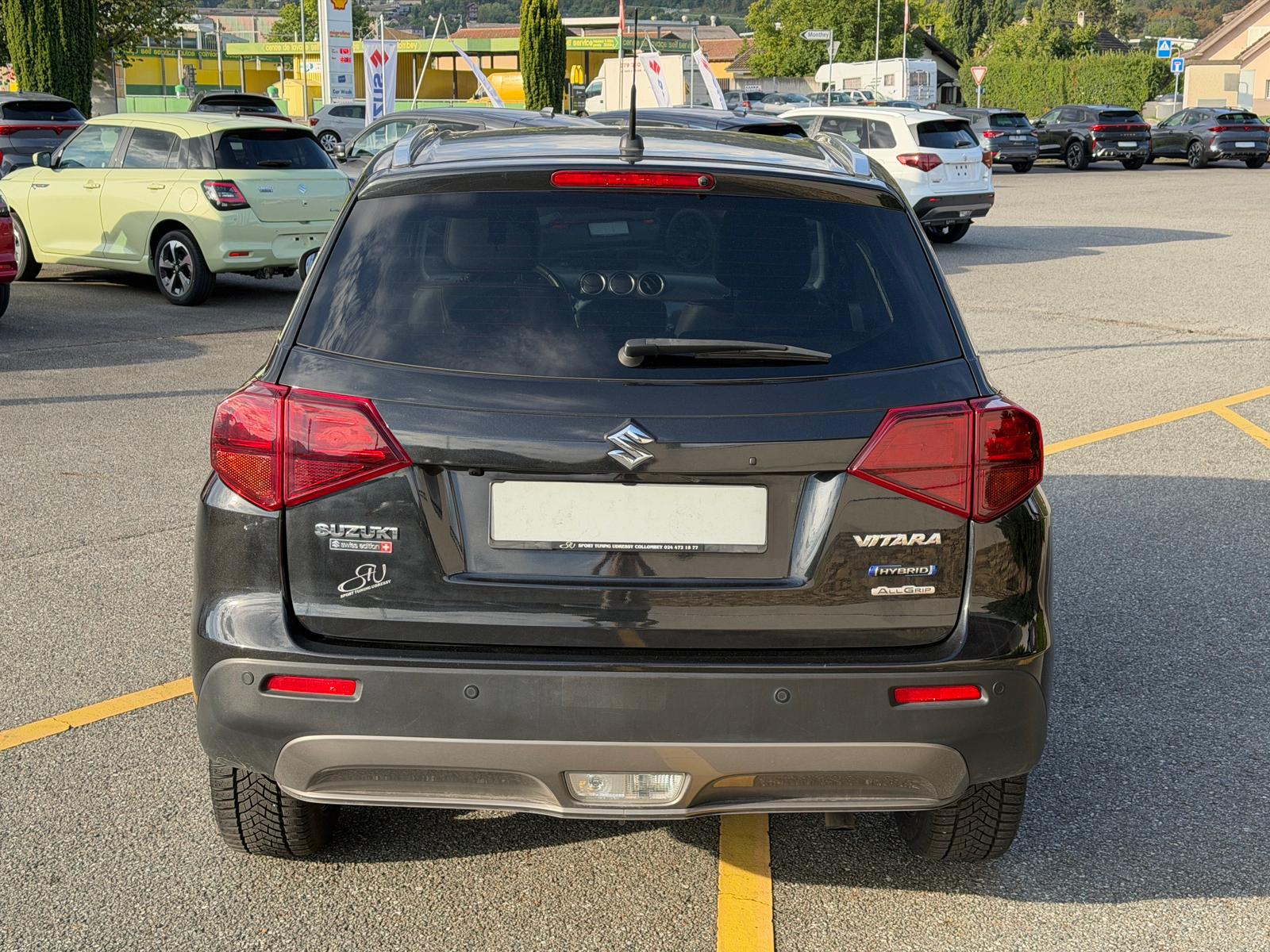 SUZUKI Vitara 1.5 Hybrid Compact Top 4x4 AGS-image-3