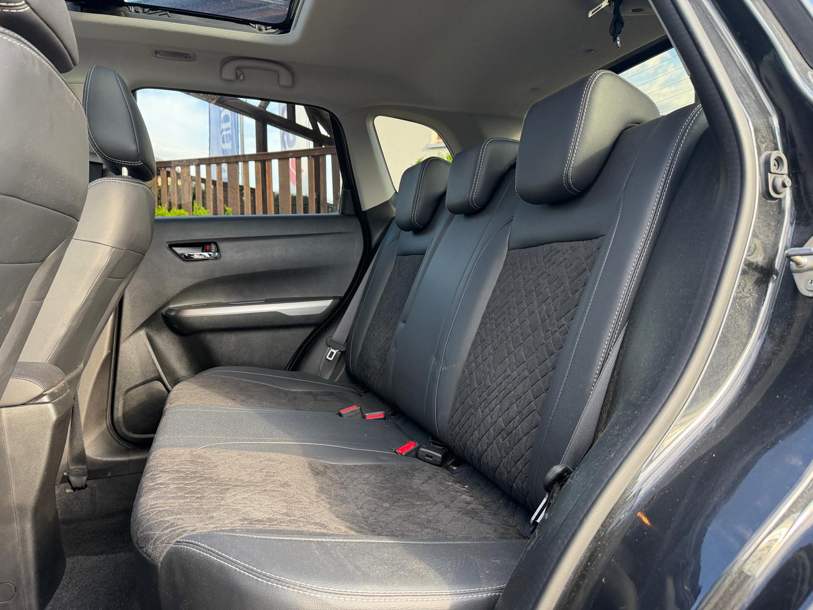 SUZUKI Vitara 1.5 Hybrid Compact Top 4x4 AGS-image-12