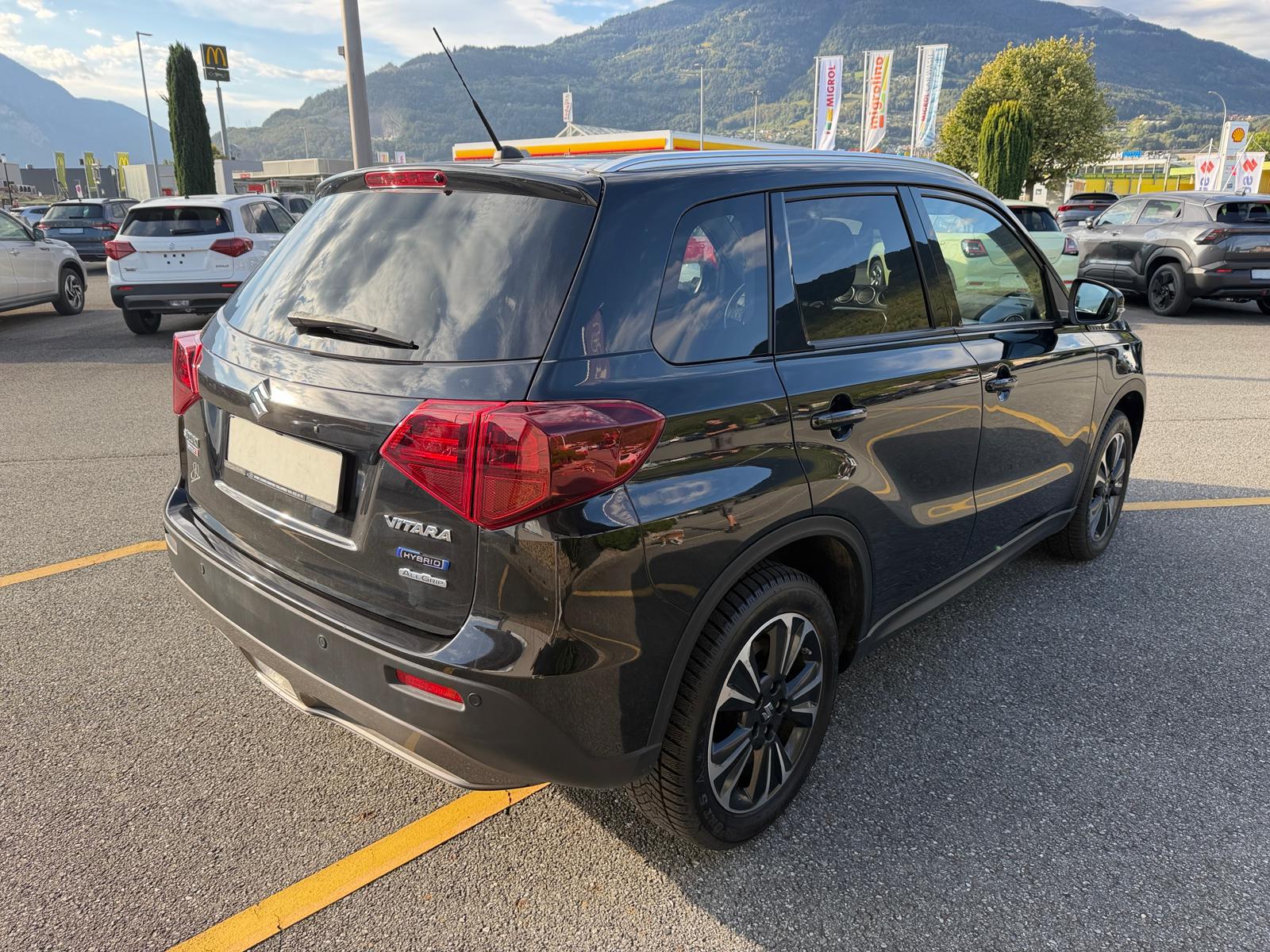 SUZUKI Vitara 1.5 Hybrid Compact Top 4x4 AGS-image-4