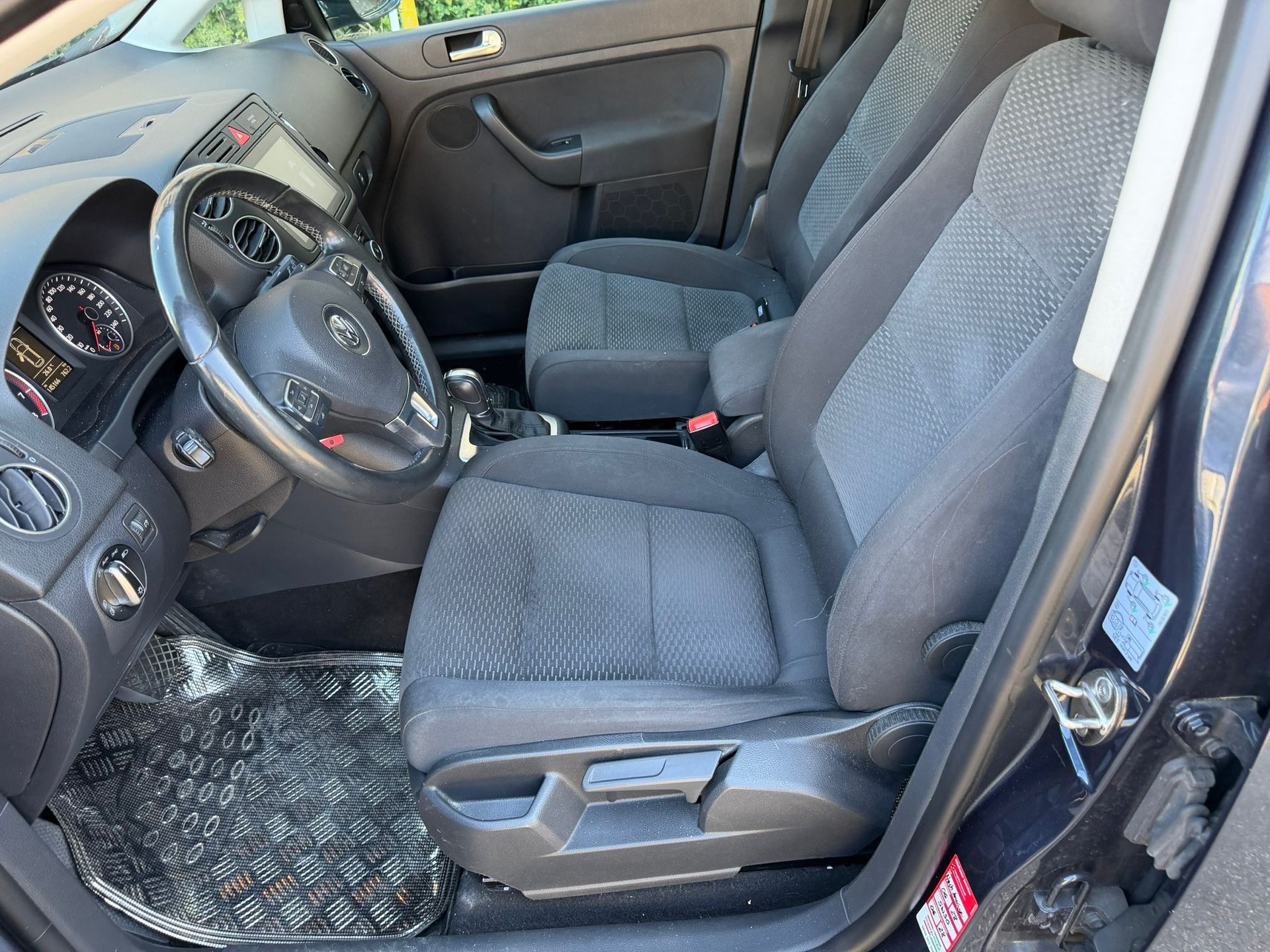 VW Golf Plus 1.4 TSI Team DSG-image-7