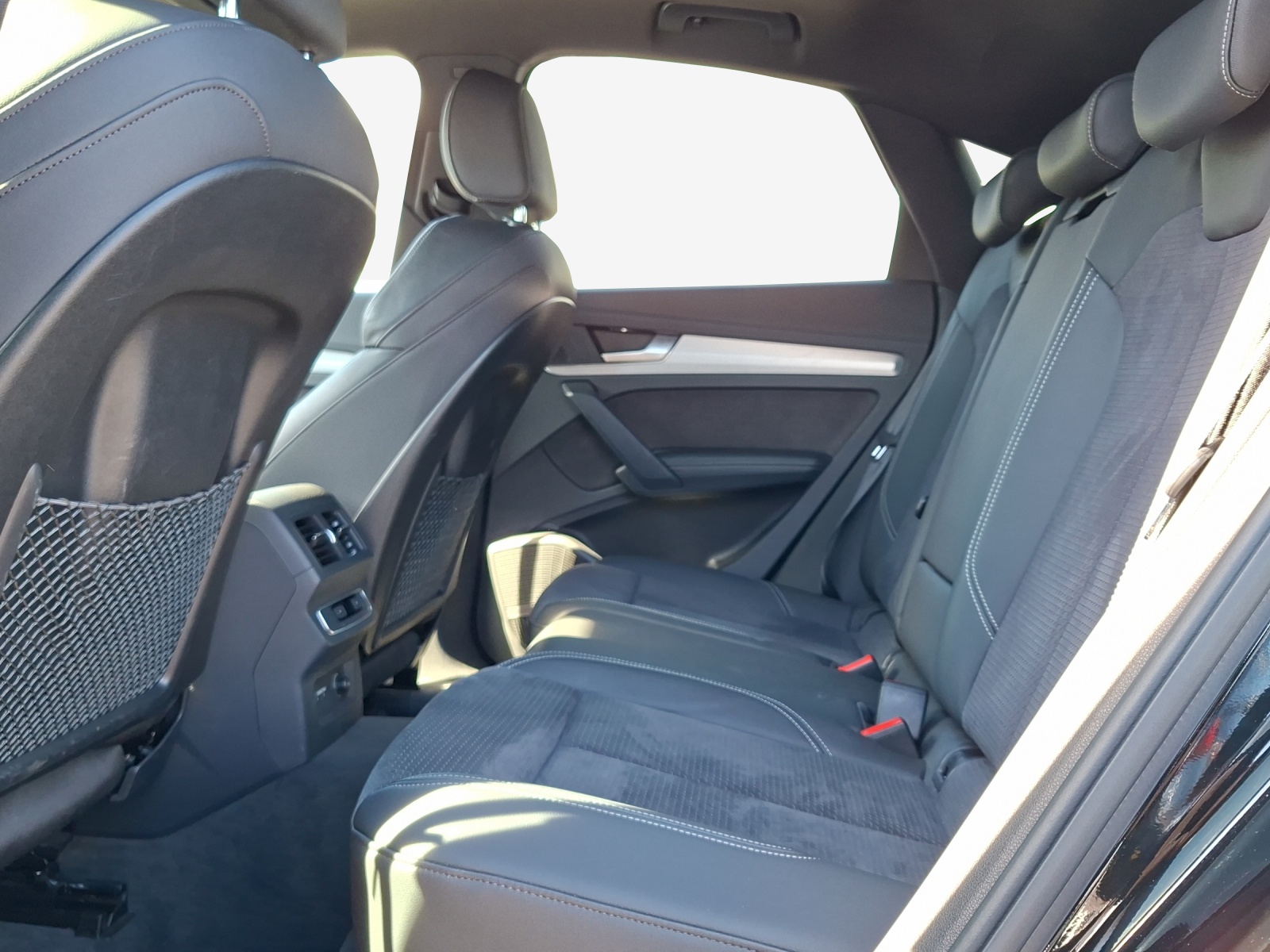 AUDI Q5 Sportback 45 TFSI S line quattro S-tronic-image-11