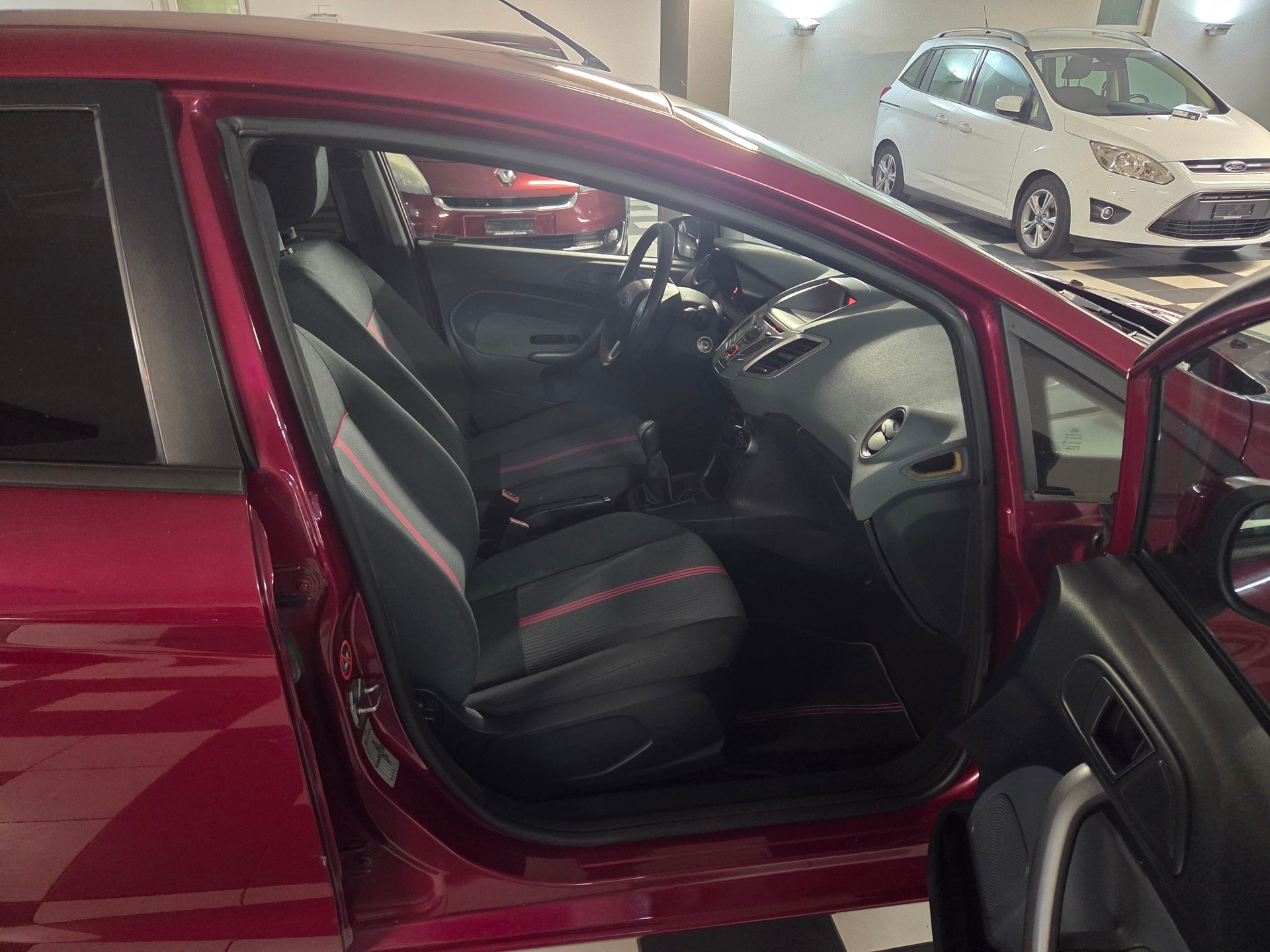 FORD Fiesta 1.25 16V Ambiente-image-11