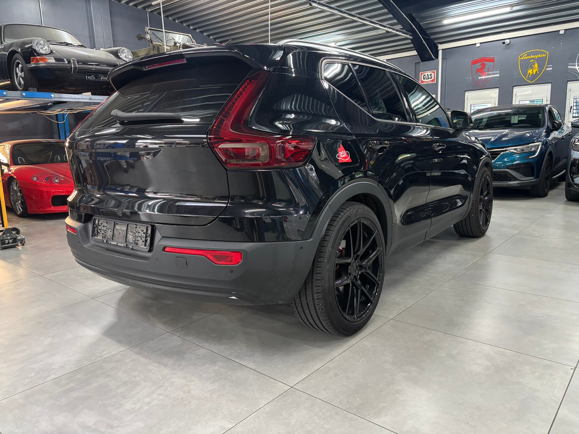 VOLVO XC40 T5 AWD Momentum Geartronic-image-5
