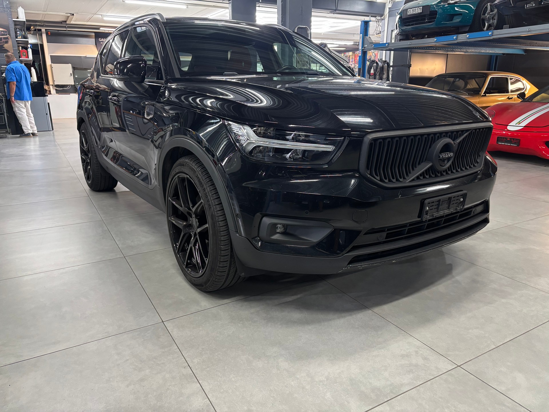 VOLVO XC40 T5 AWD Momentum Geartronic-image-0