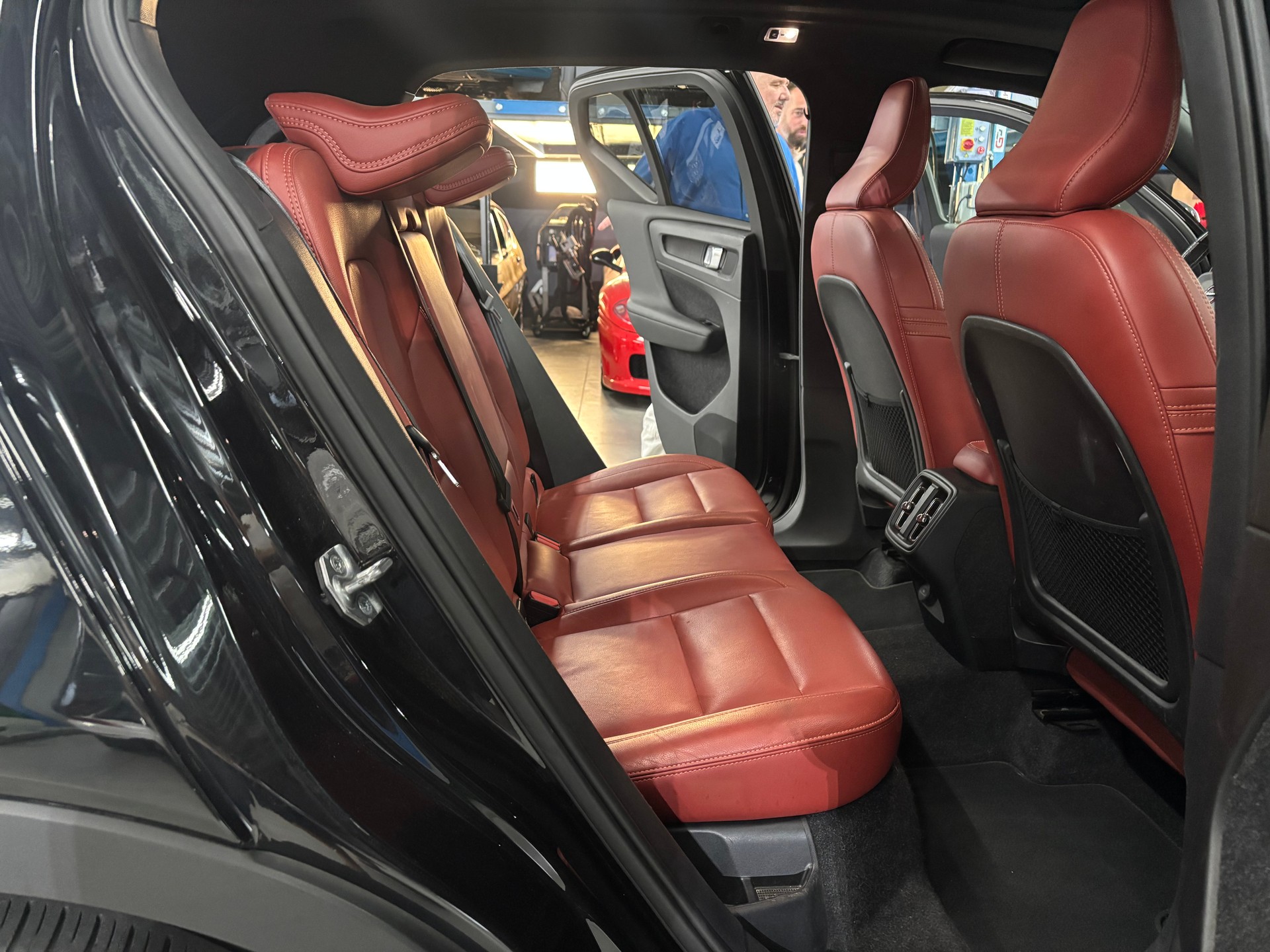 VOLVO XC40 T5 AWD Momentum Geartronic-image-11