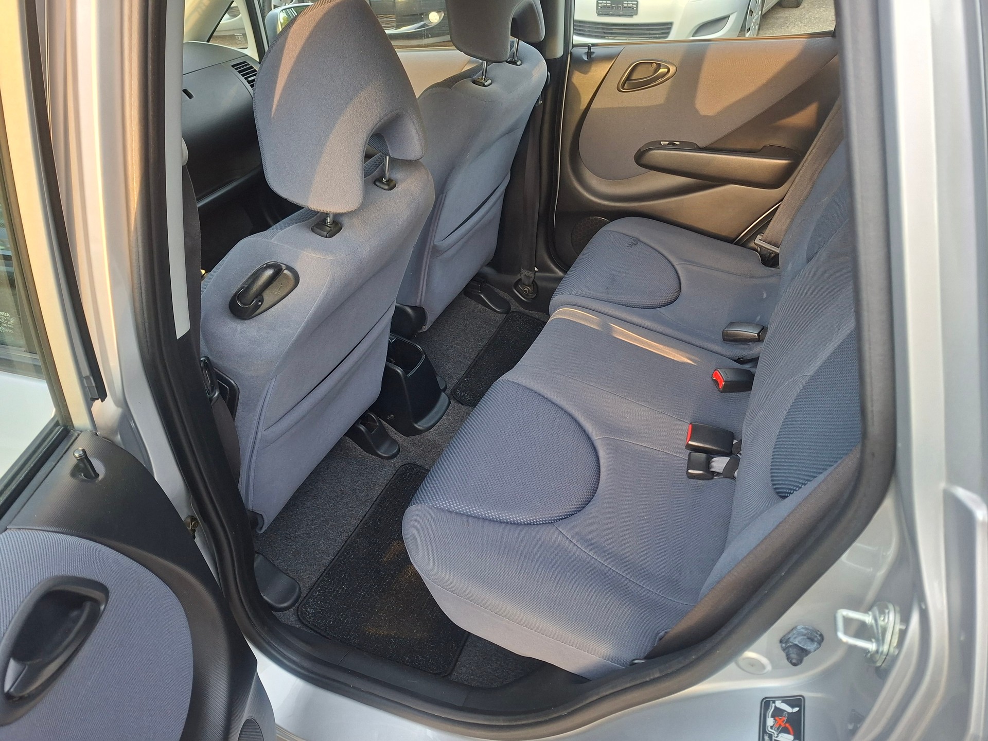 HONDA Jazz 1.4i ES-image-7