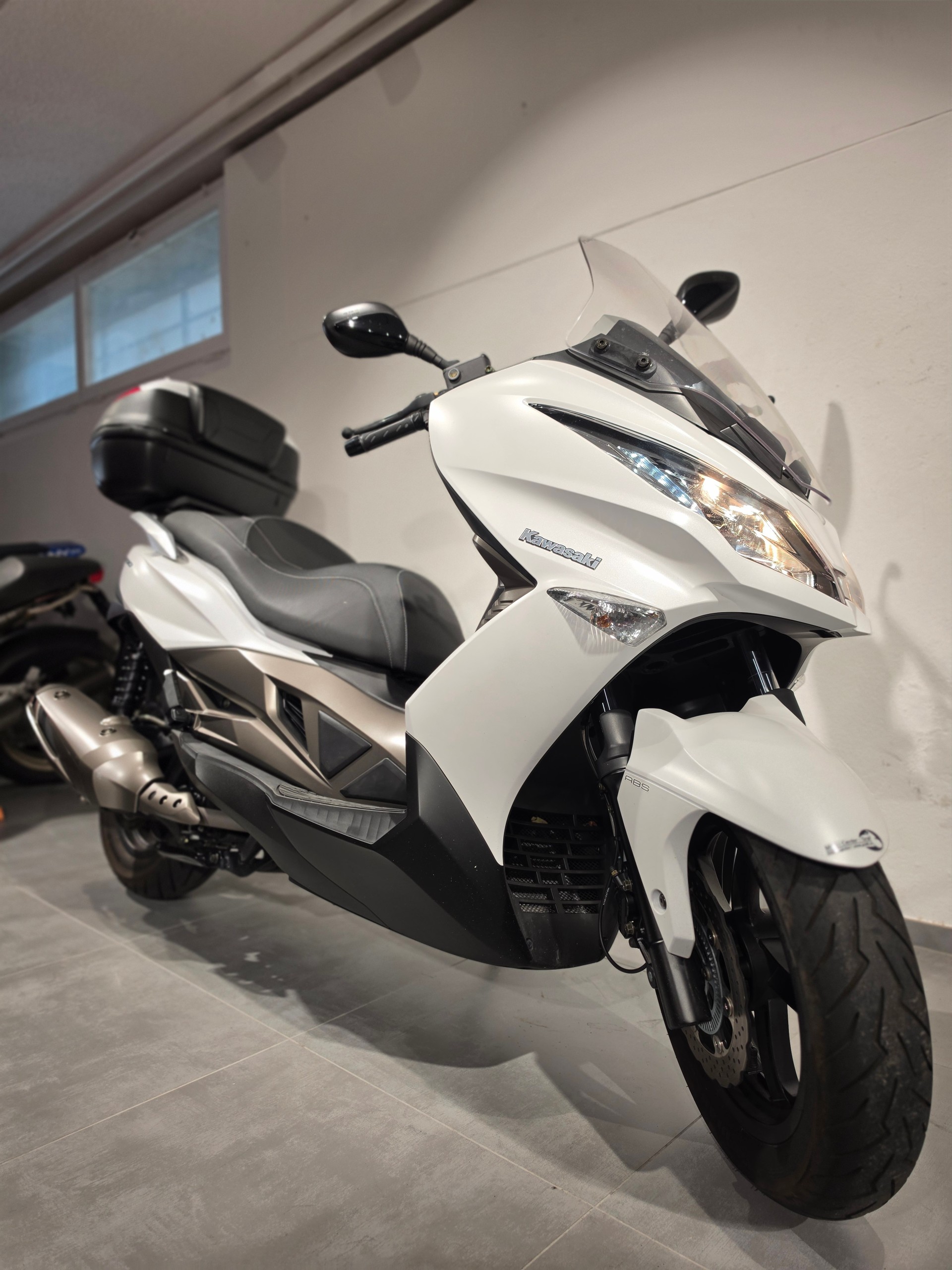 KAWASAKI J 300 ABS-image-4
