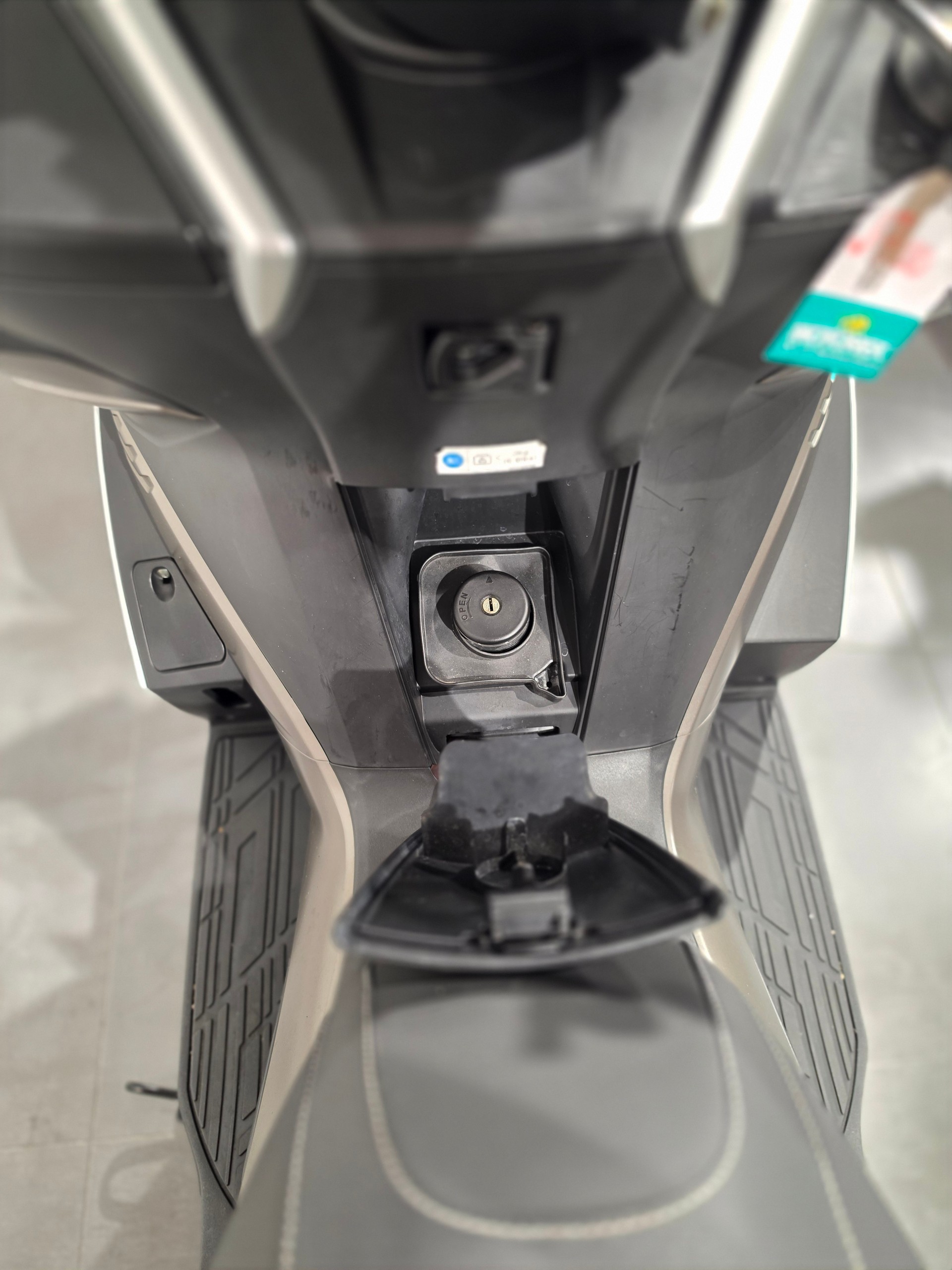 KAWASAKI J 300 ABS-image-9