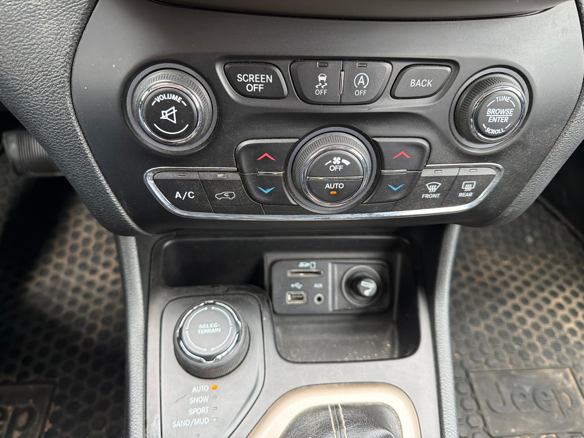 JEEP Cherokee 2.0TD Longitude AWD 9ATX-image-12