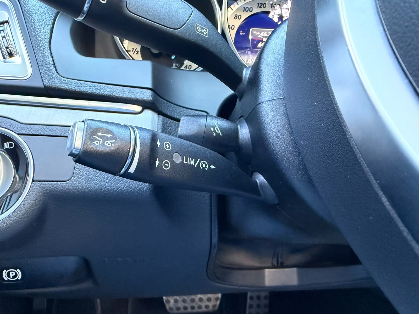 MERCEDES-BENZ E 400 AMG Line 7G-Tronic-image-26