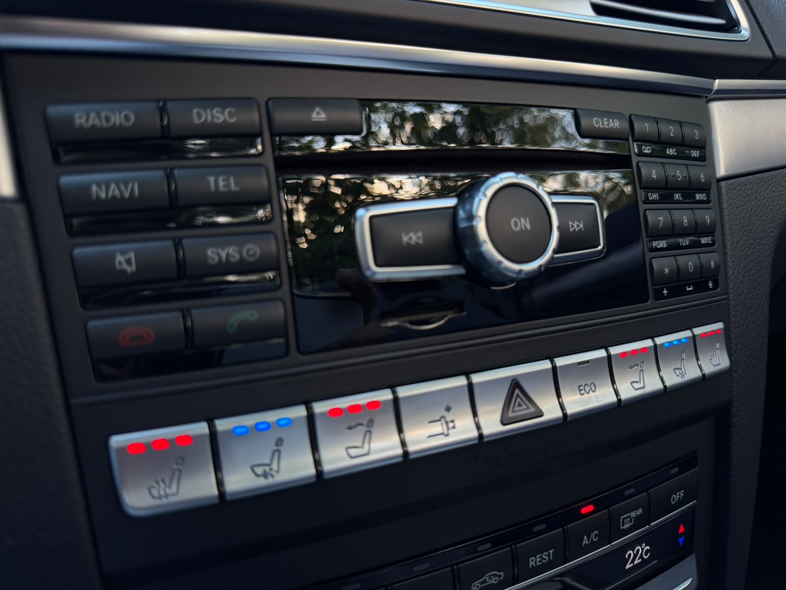 MERCEDES-BENZ E 400 AMG Line 7G-Tronic-image-24