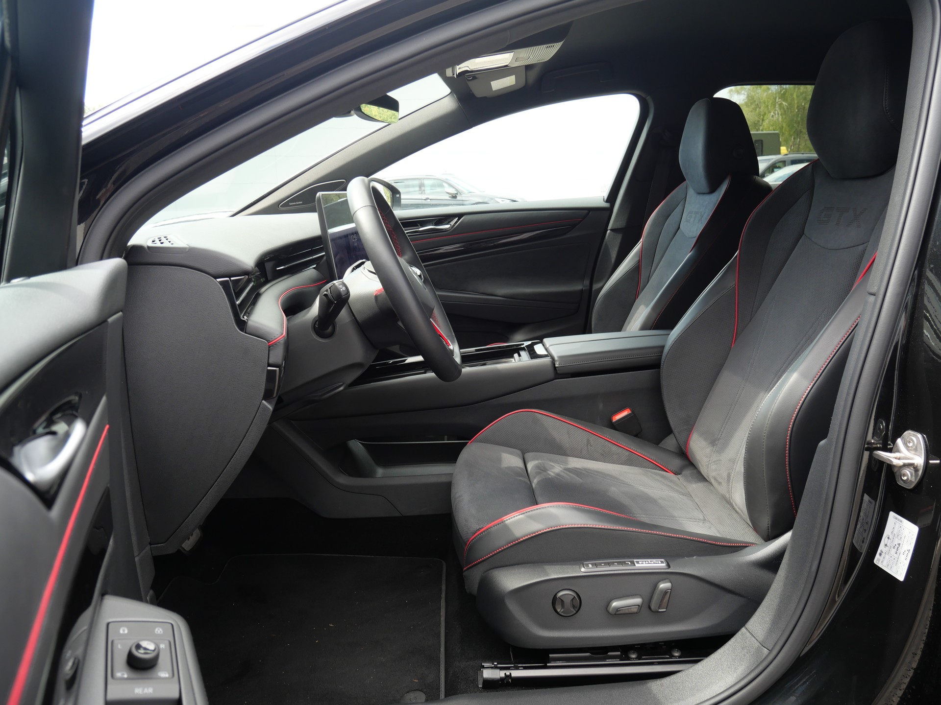 VW ID.7 GTX 86kWh GTX United 4 Motion *CH-Auto, Wärmepumpe, AHK*-image-14