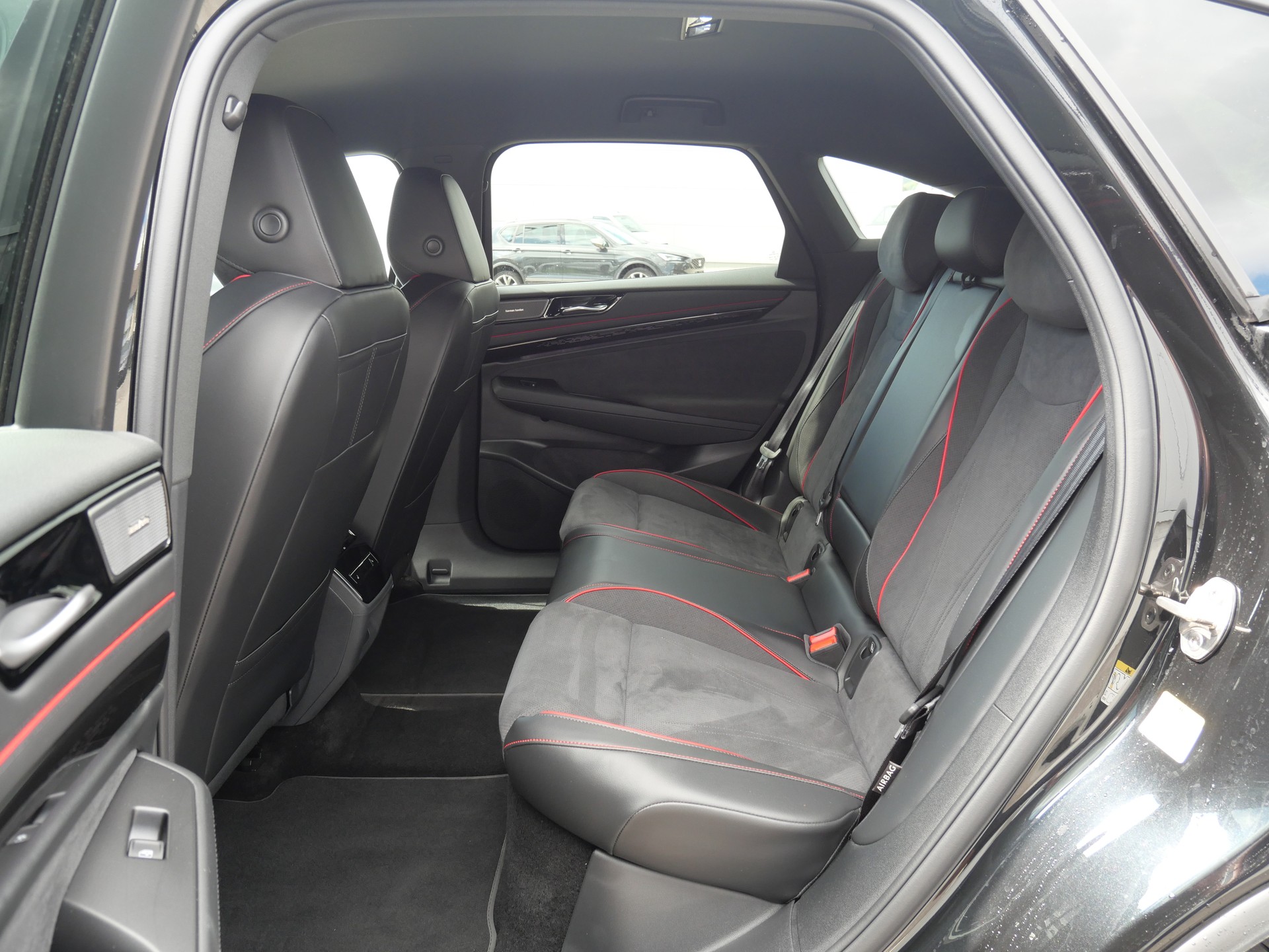 VW ID.7 GTX 86kWh GTX United 4 Motion *CH-Auto, Wärmepumpe, AHK*-image-11