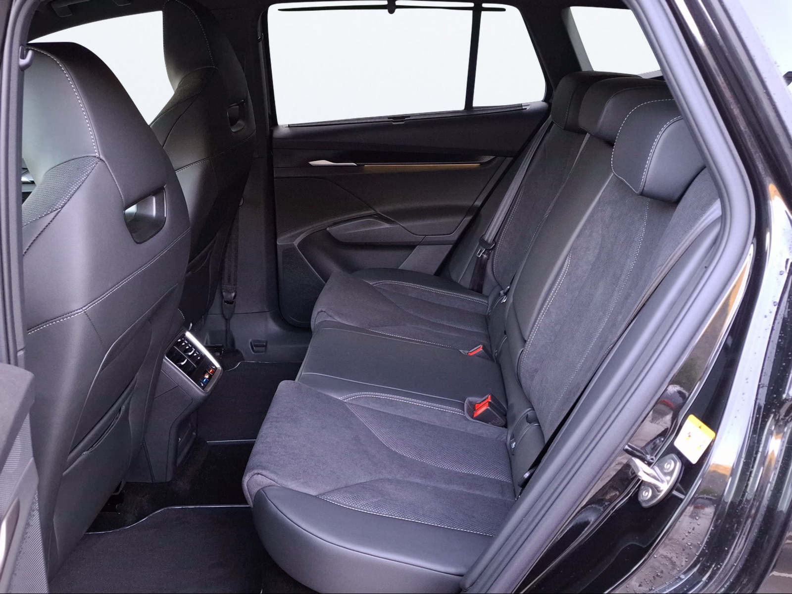 SKODA Enyaq 85x Sportline 4x4-image-13