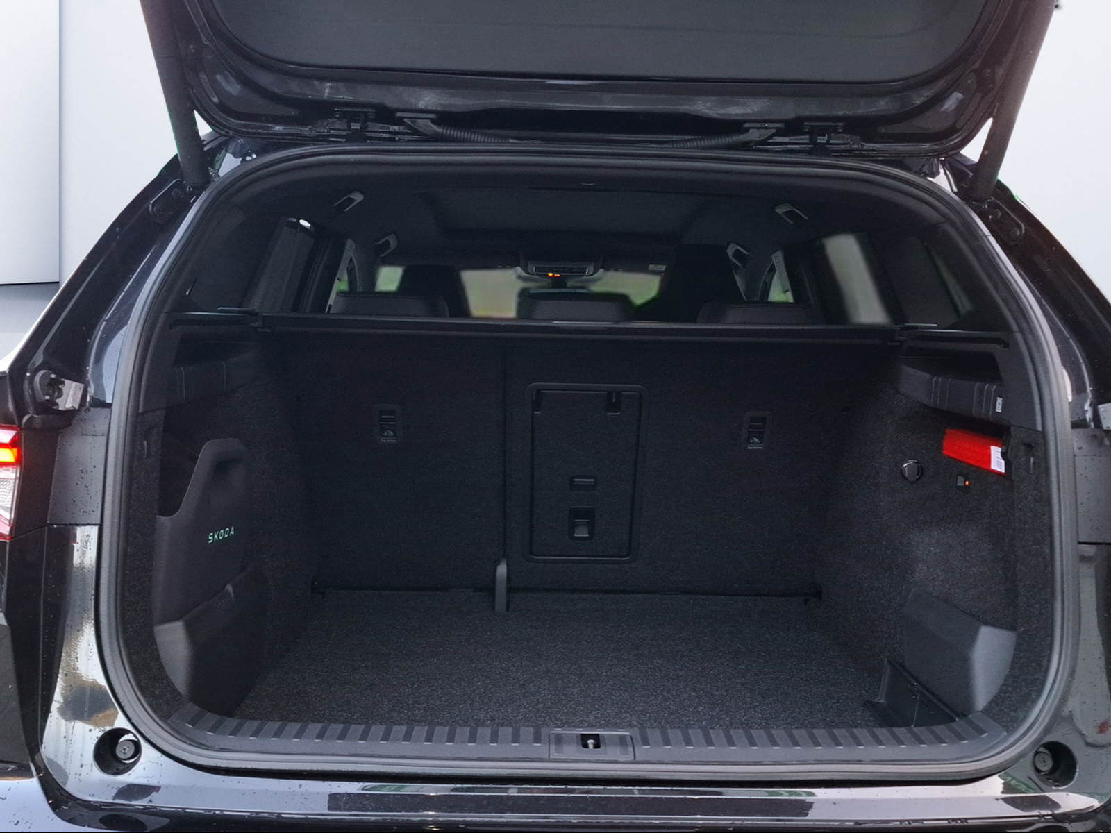 SKODA Enyaq 85x Sportline 4x4-image-8