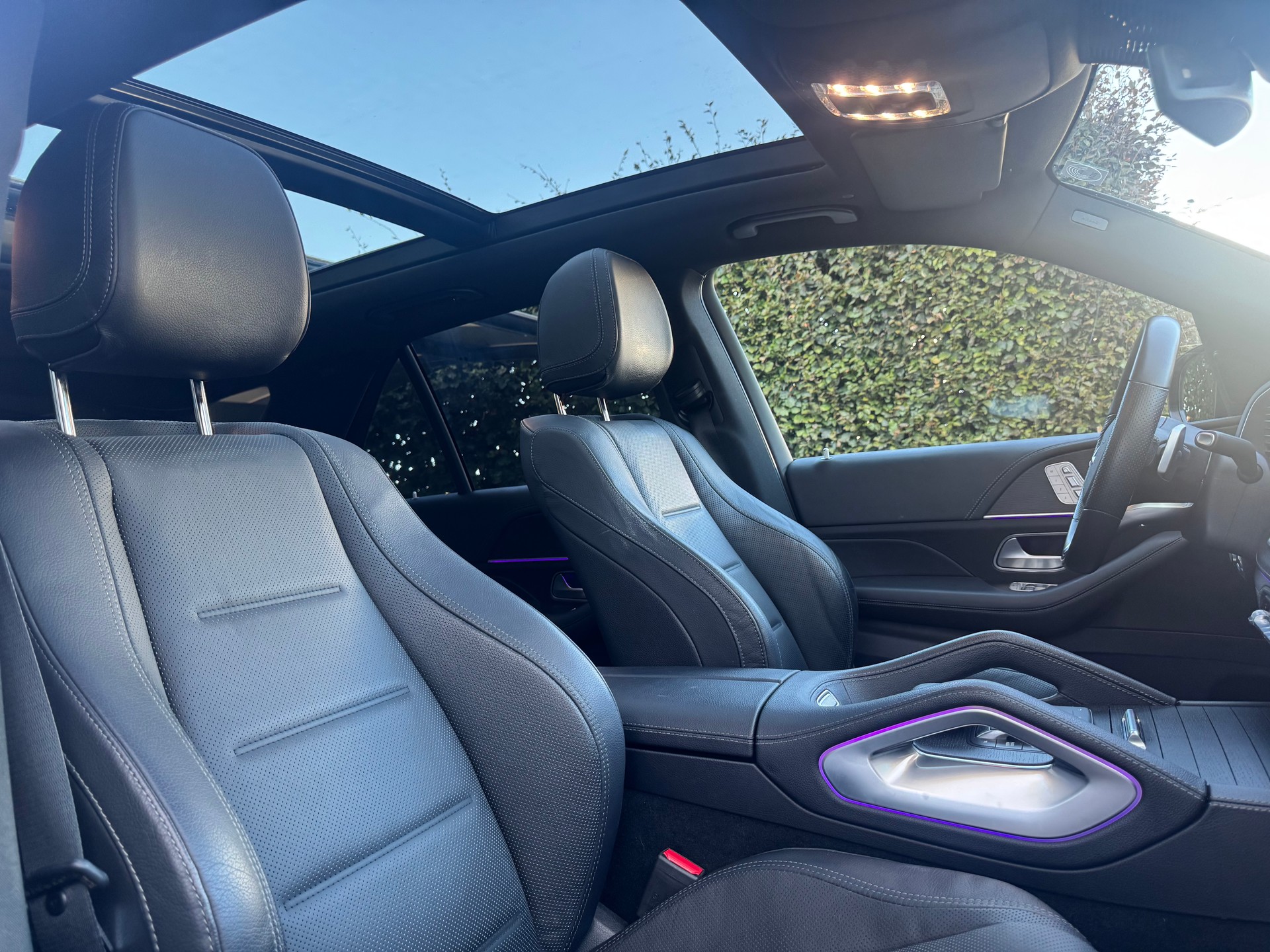 MERCEDES-BENZ E 4MATIC AMG Line (v167)-image-4