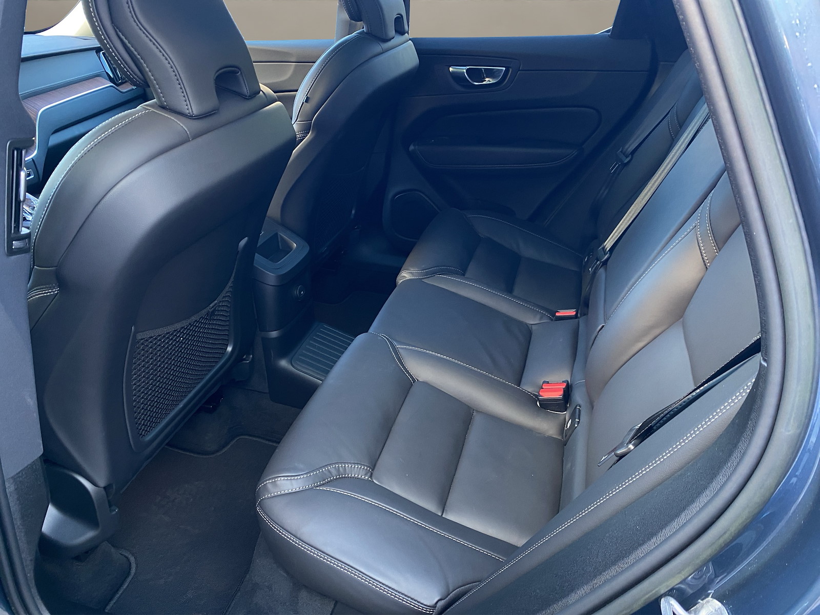 VOLVO XC60 2.0 T6 TE Ultimate Bright eAWD-image-9