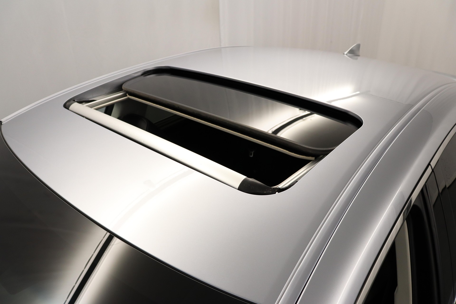 LEXUS ES 300h Excellence-image-7