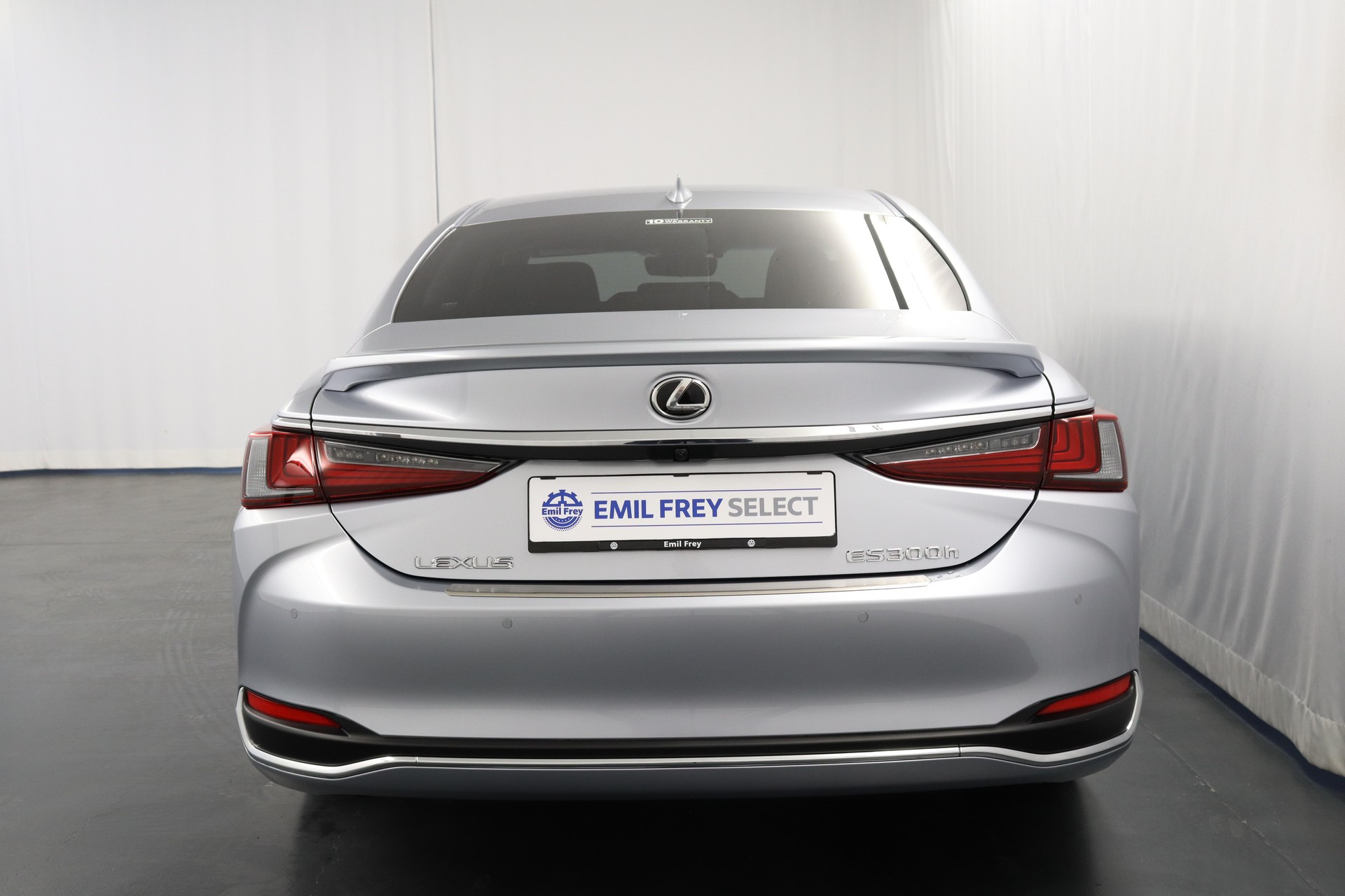 LEXUS ES 300h Excellence-image-11