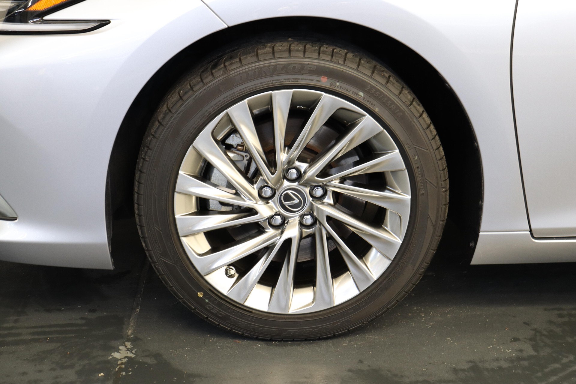 LEXUS ES 300h Excellence-image-12